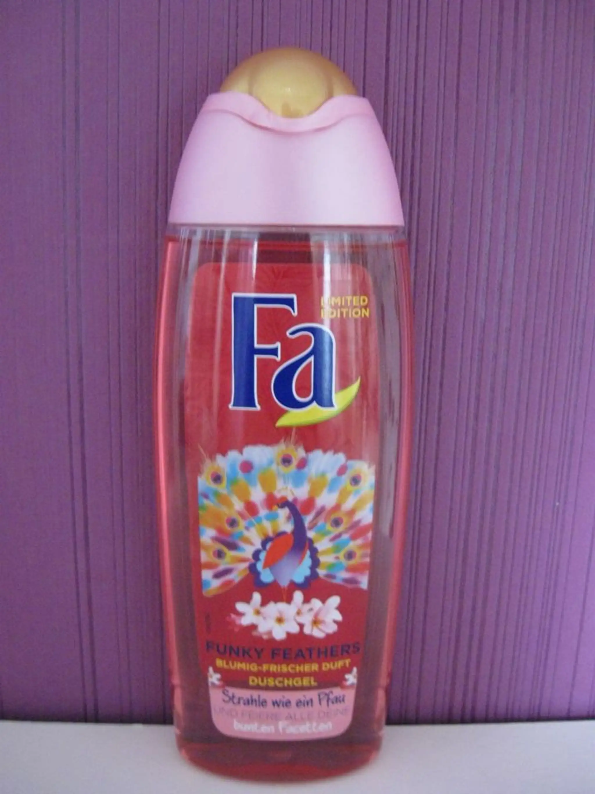 FA Funky Feathers shower gel