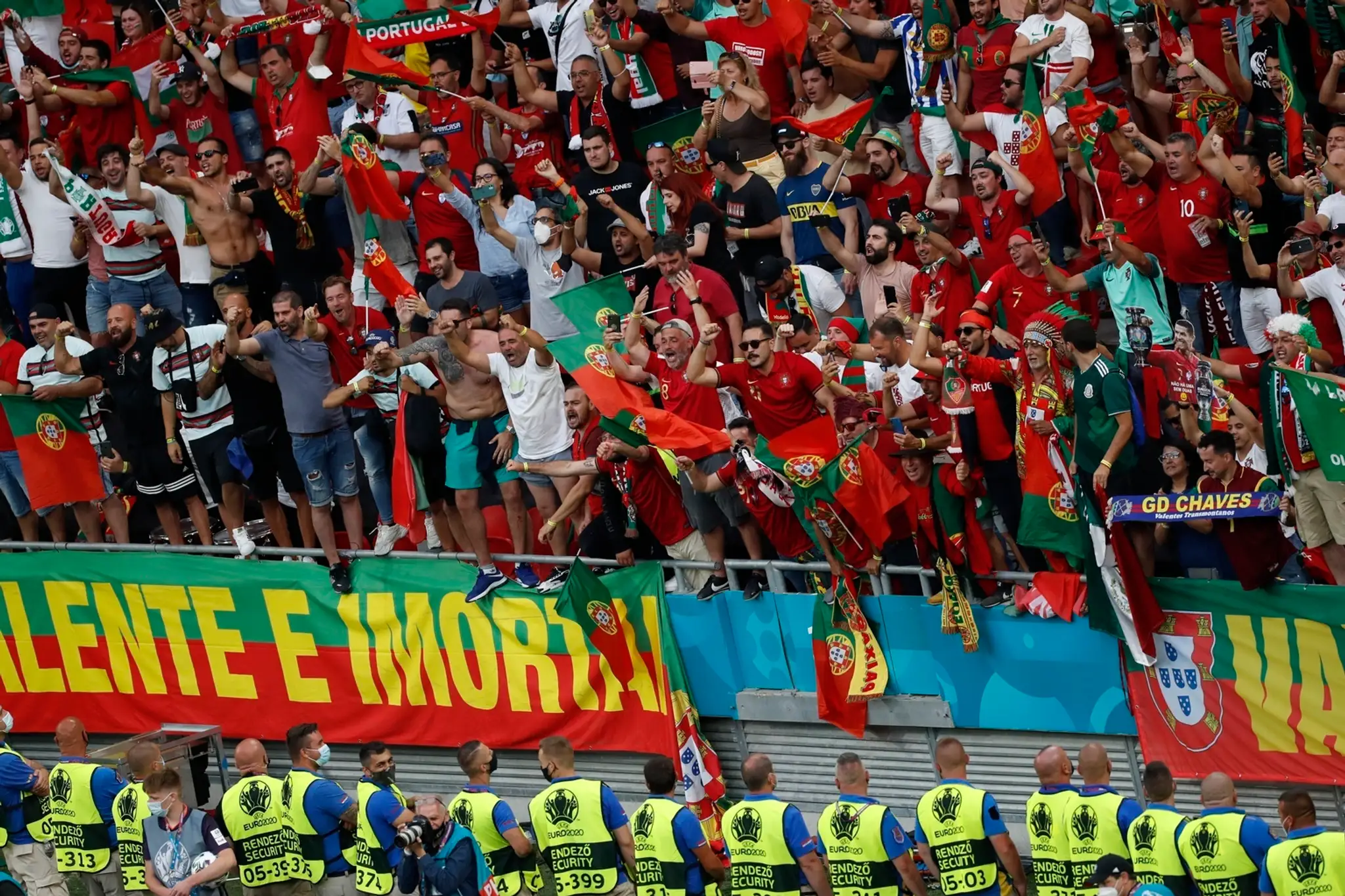 Na zápase Maďarsko - Portugalsko bolo 55-tisíc návštevníkov.
