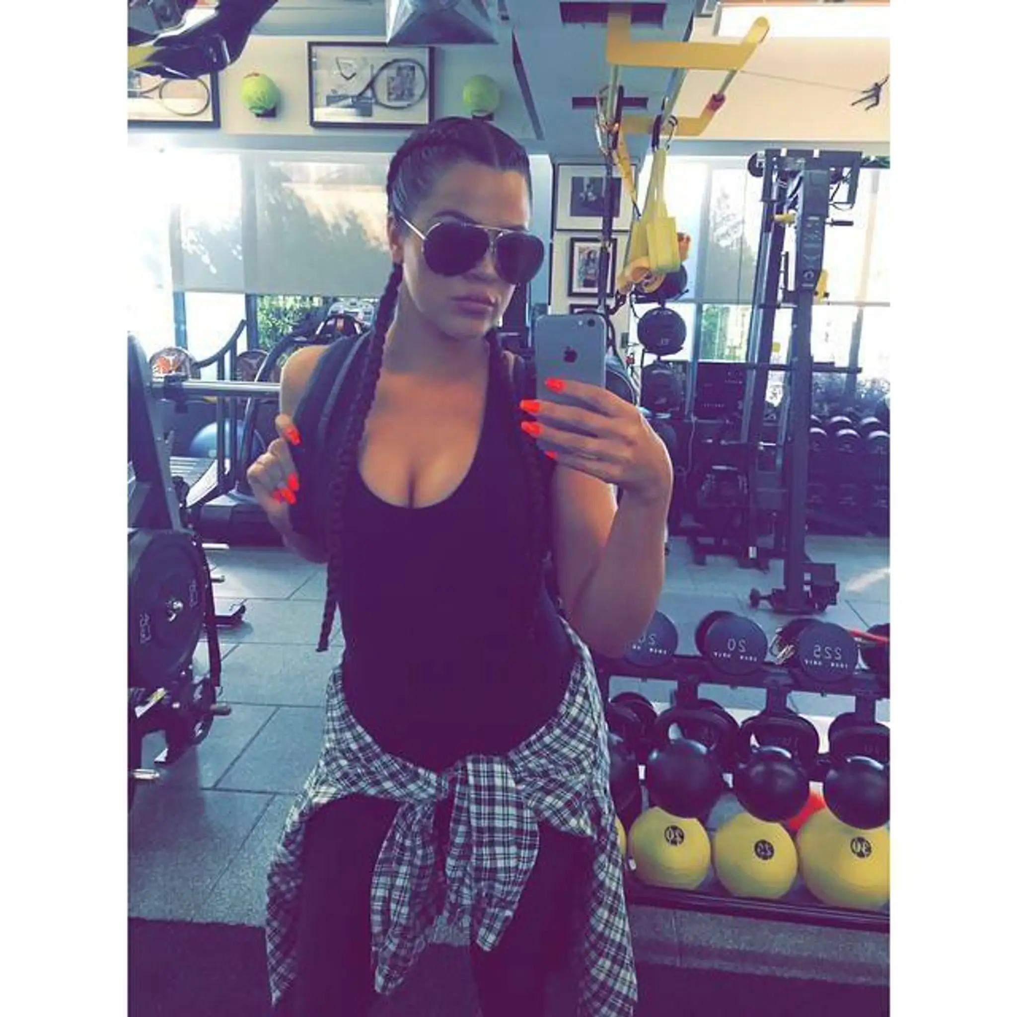 khloe2.jpg