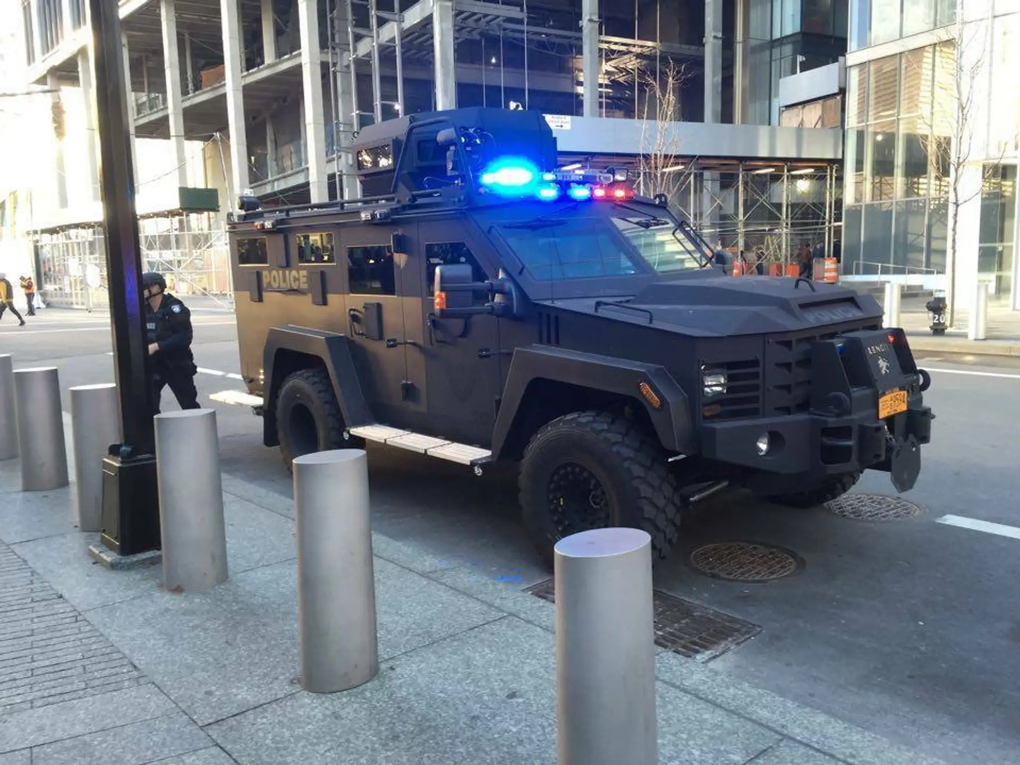 policiaNY.jpg