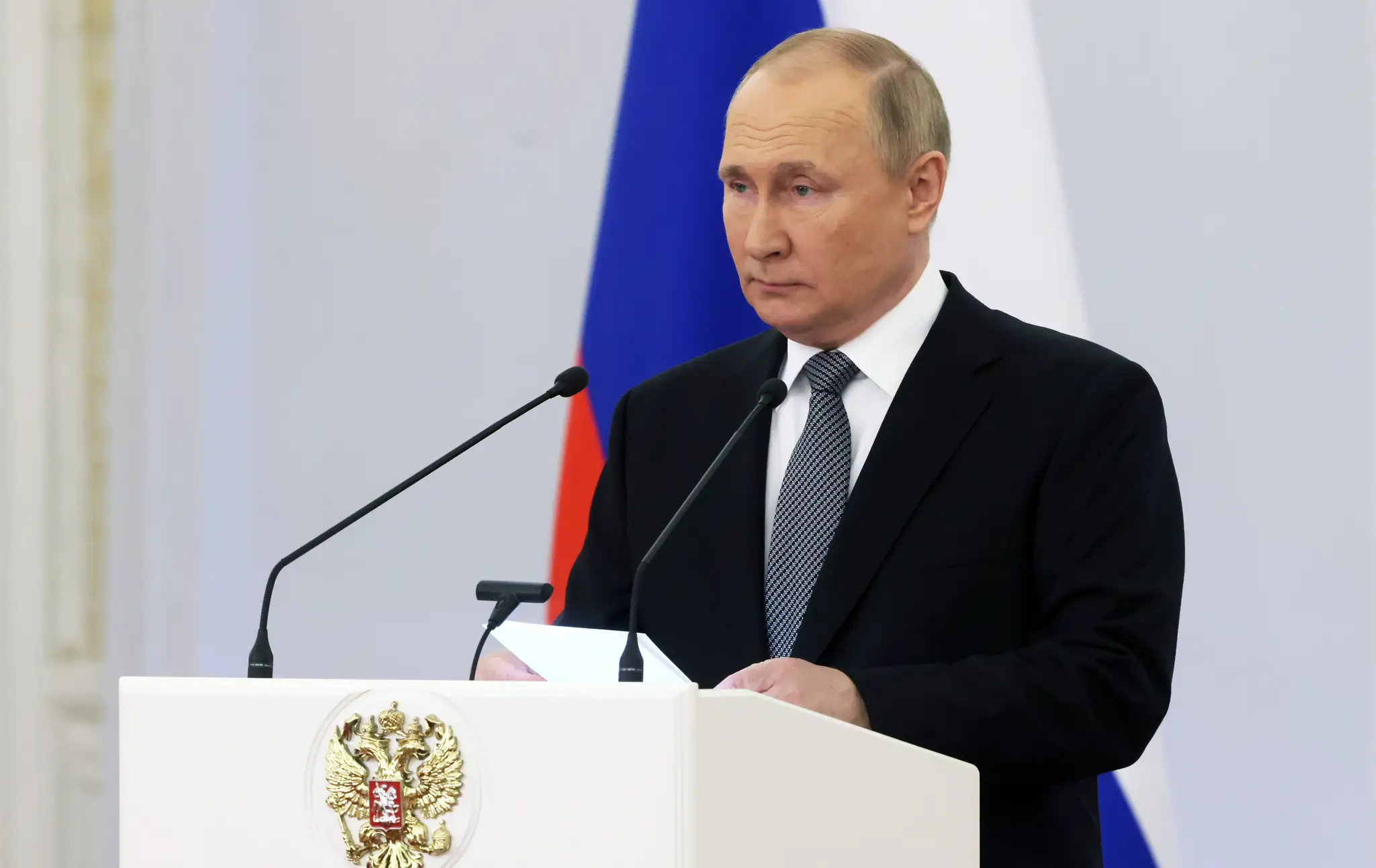 Ruský prezident Vladimir Putin počas prejavu na stretnutí s absolventmi najvyššej vojenskej školy v Rusku