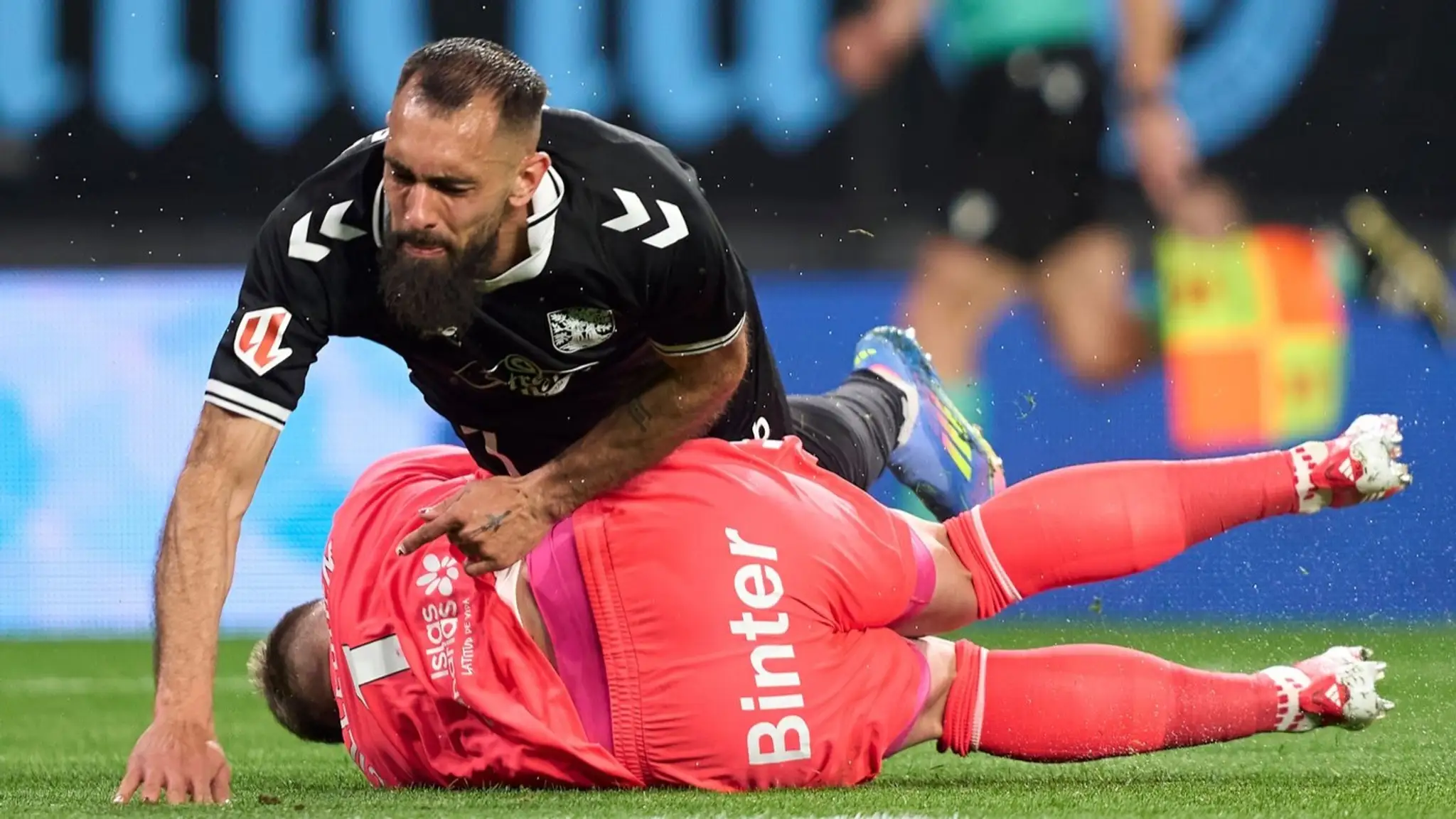 Jasper Cillessen sa zranil v súboji