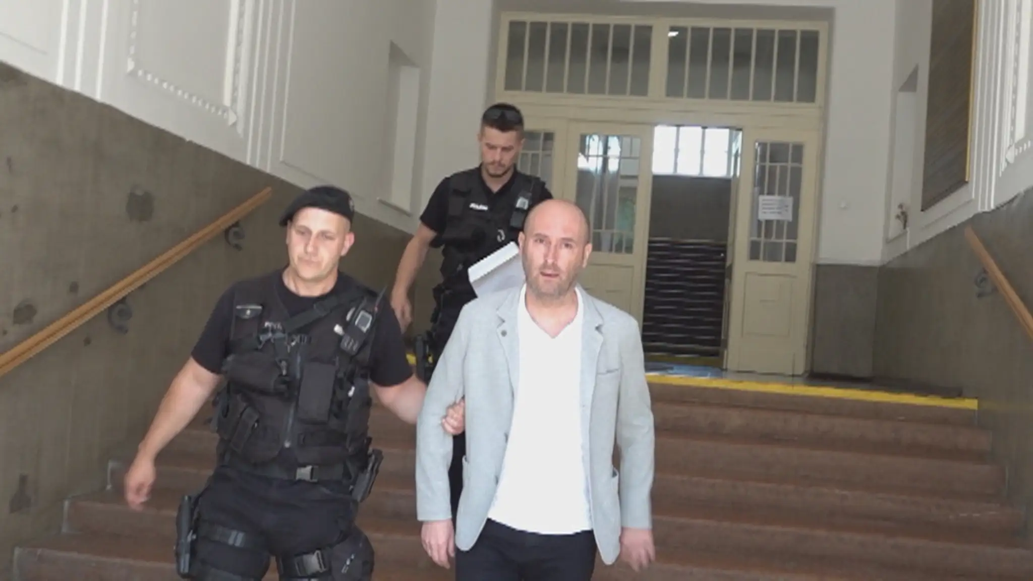 Opití policajti zabili chlapca na Ukrajine