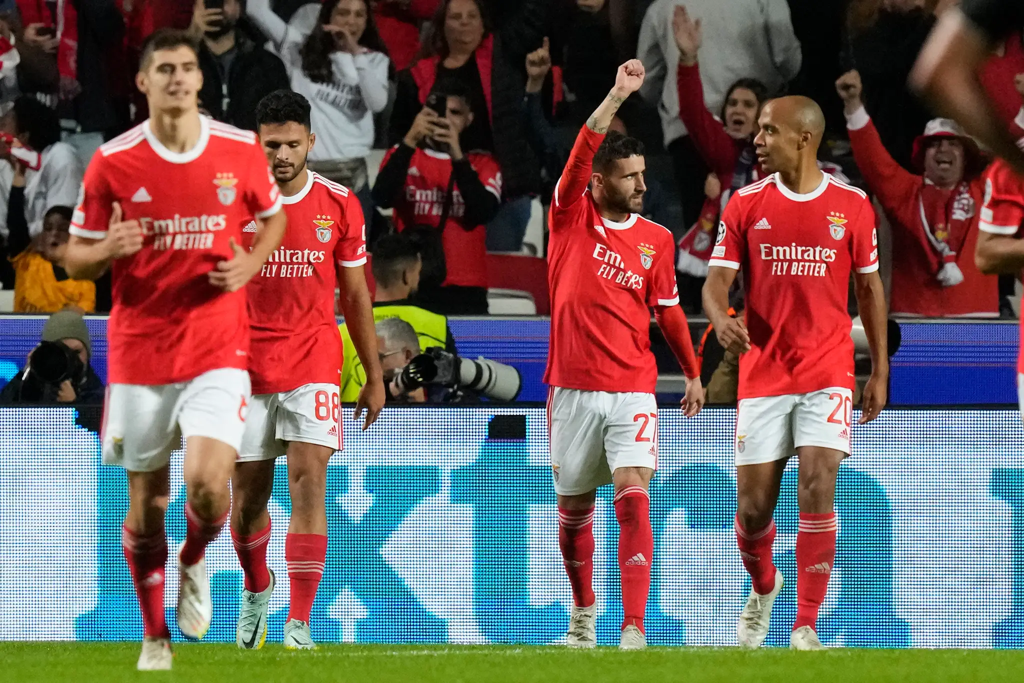 Benfica kráča do osemfinále.