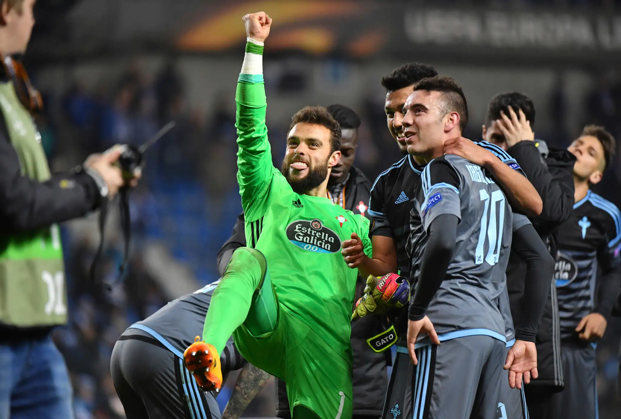 Gólman Celty Vigo Sergio Álvarez jasá po postupe do semifinále EL.