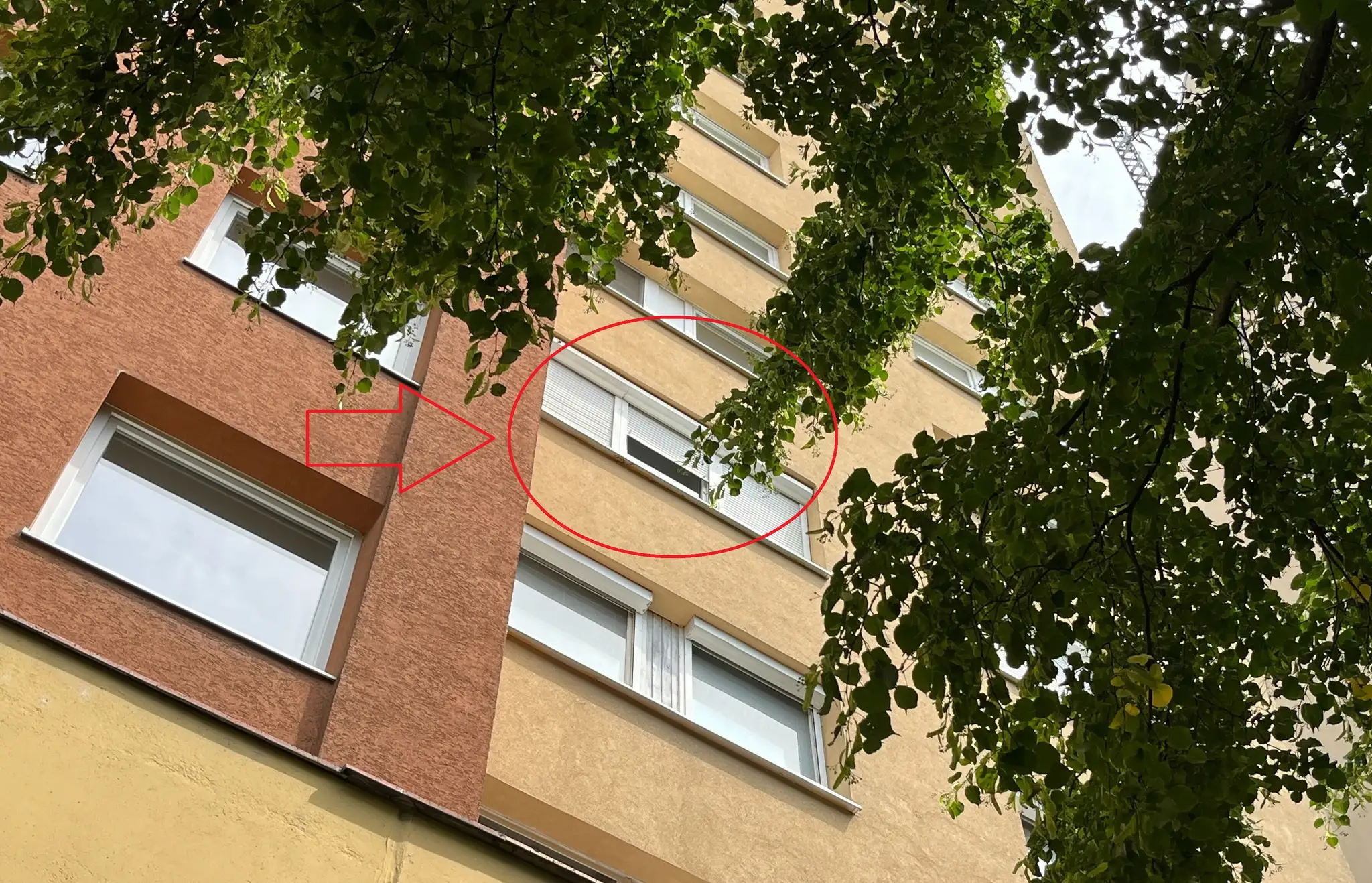 Okno, z ktorého dieťa vypadlo