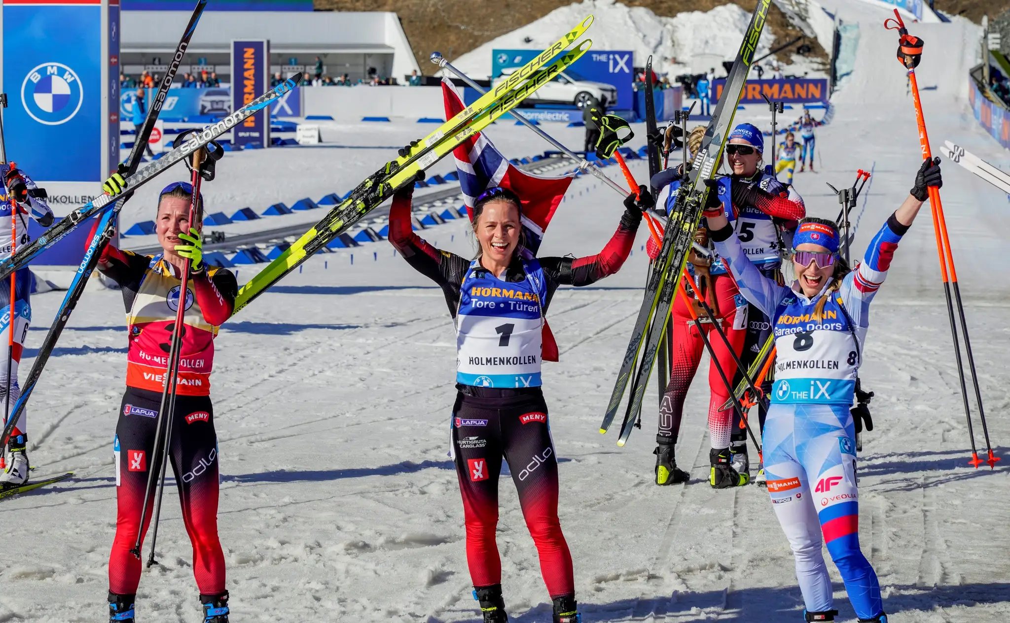 Paulína Fialková (na snímke vpravo).