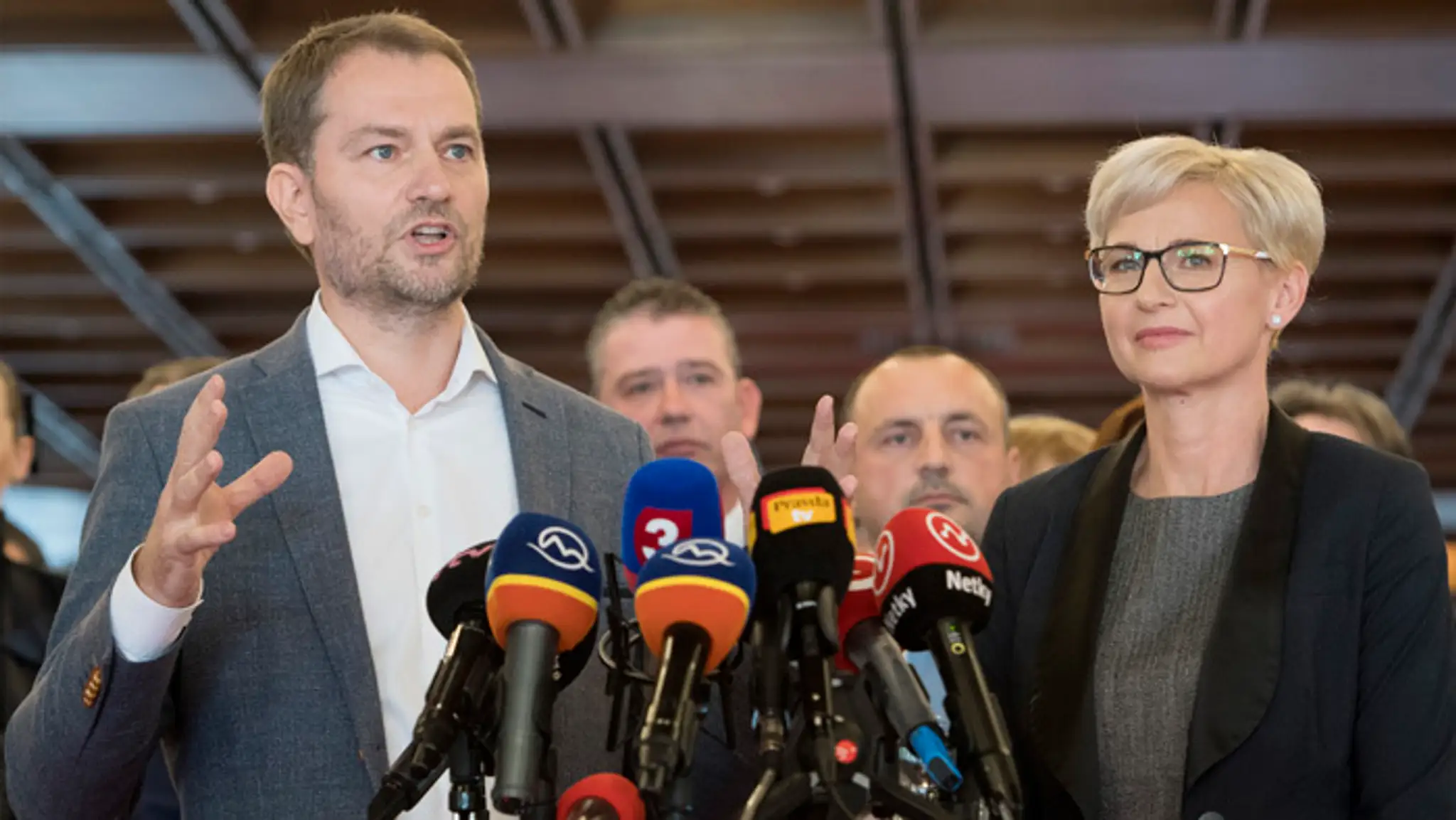 Nasadili poslednú časť nového cezhraničného mosta medzi Komáromom a Komárnom.