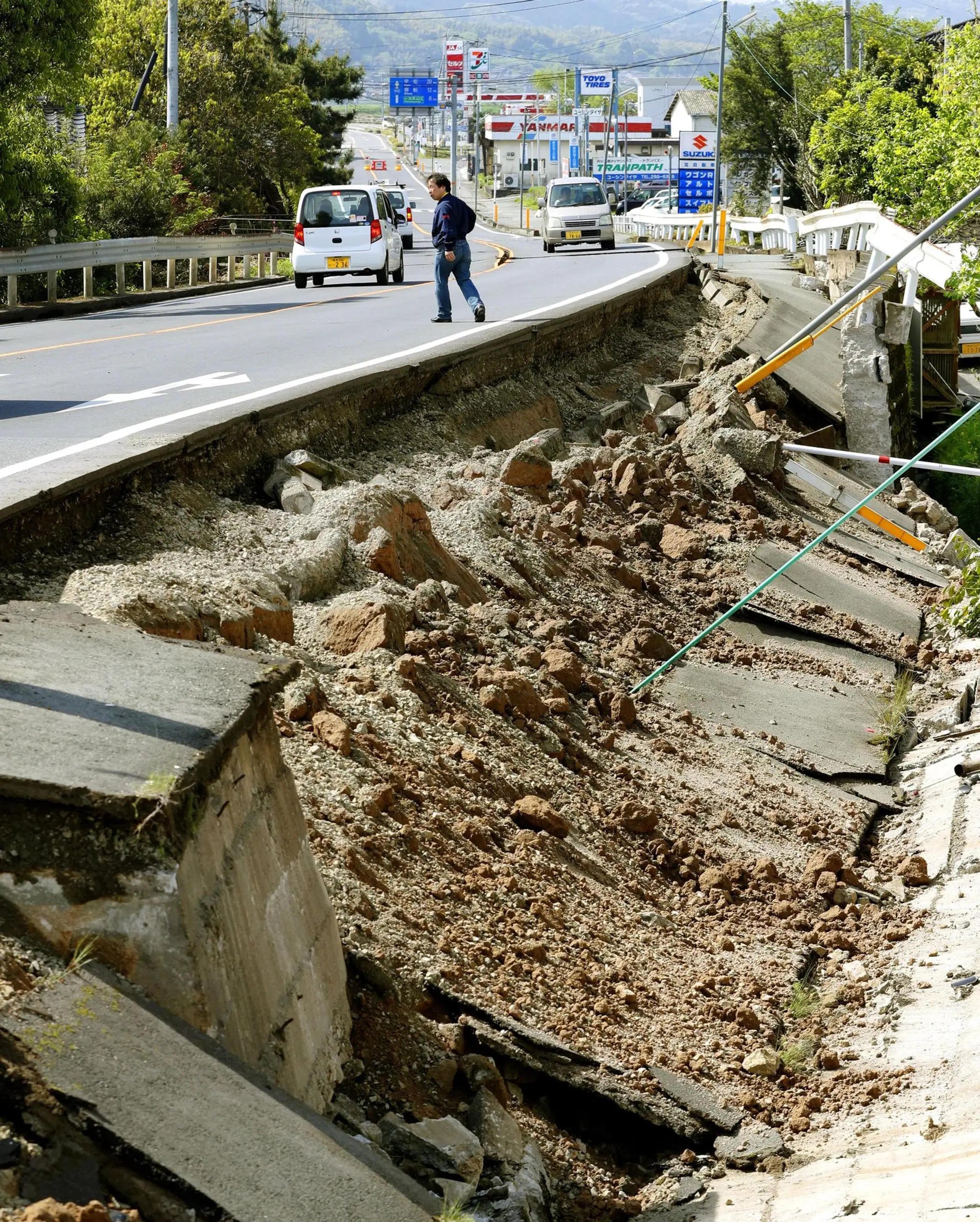 Zemetrasenia s magnitúdou 6,5, ktoré postihlo najjužnejší z hlavných japonských ostrovov Kjúšu.