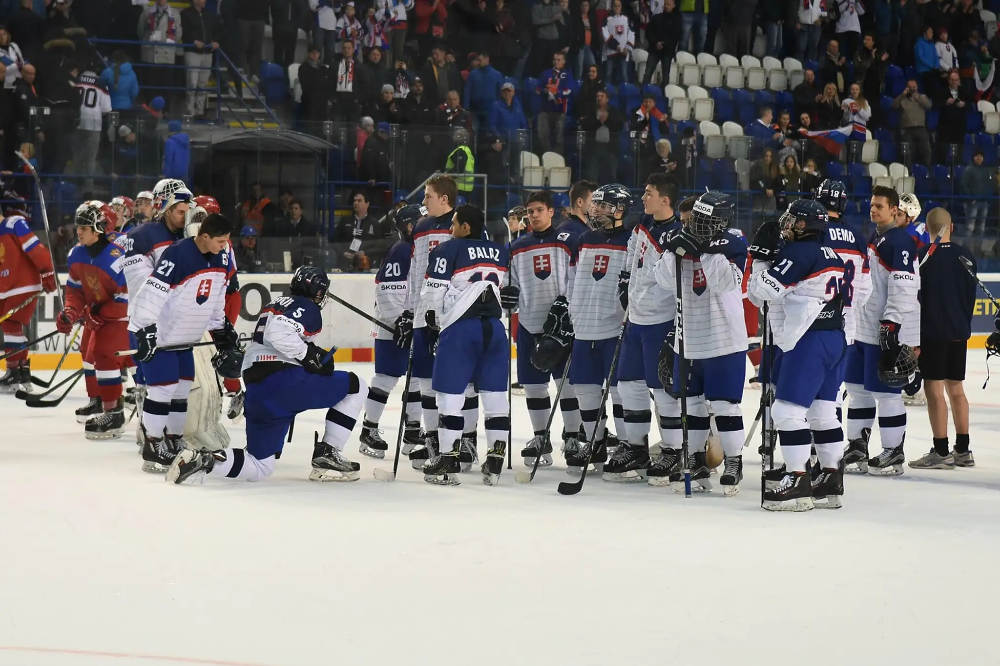 Slovenská reprezentácia do 18 rokov sa lúči s fanúšikmi v Poprade po vypadnutí vo štvrťfinále MS proti Rusku.