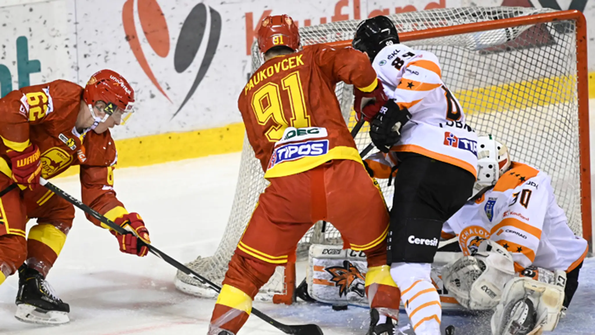 HK Dukla Trenčín - HK Dukla Ingema Michalovce v štvrtfinále.