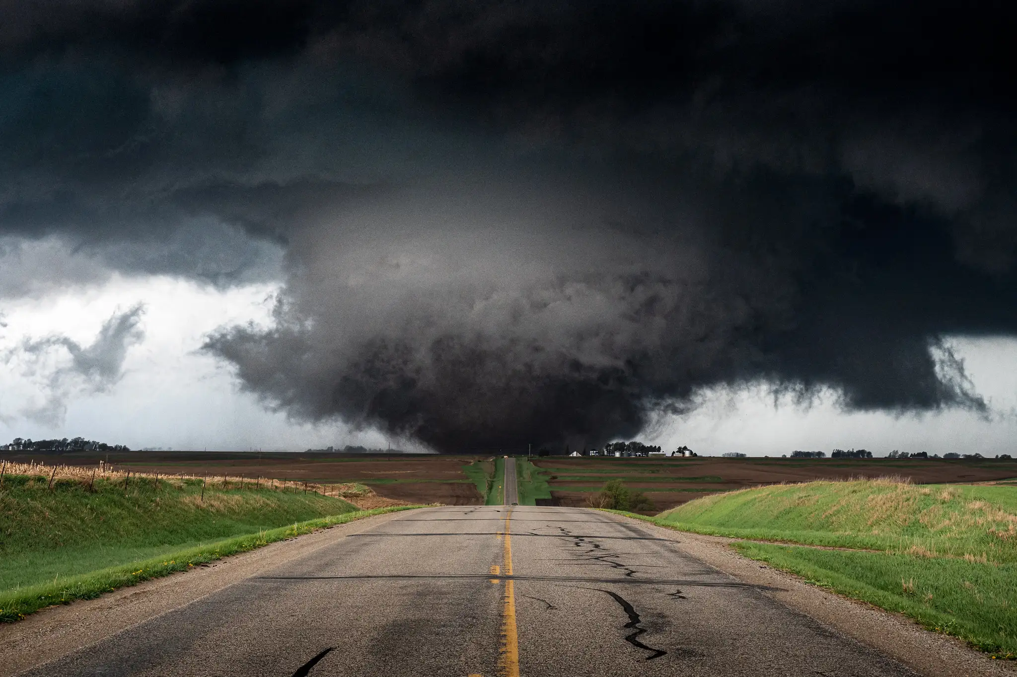 Monštruózne tornádo(Iowa, USA)