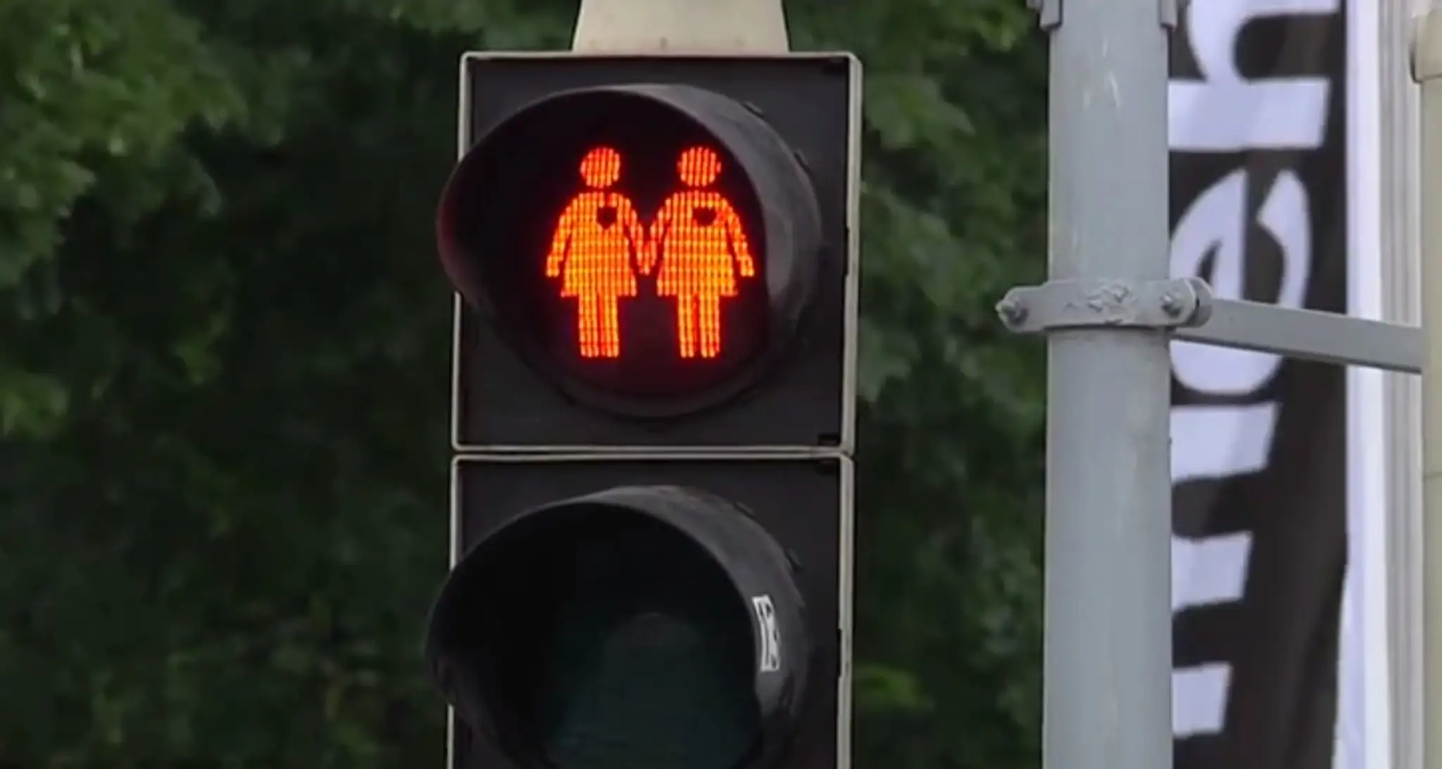 Vo Viedni vymenili štandardné semafory za homosexuálne