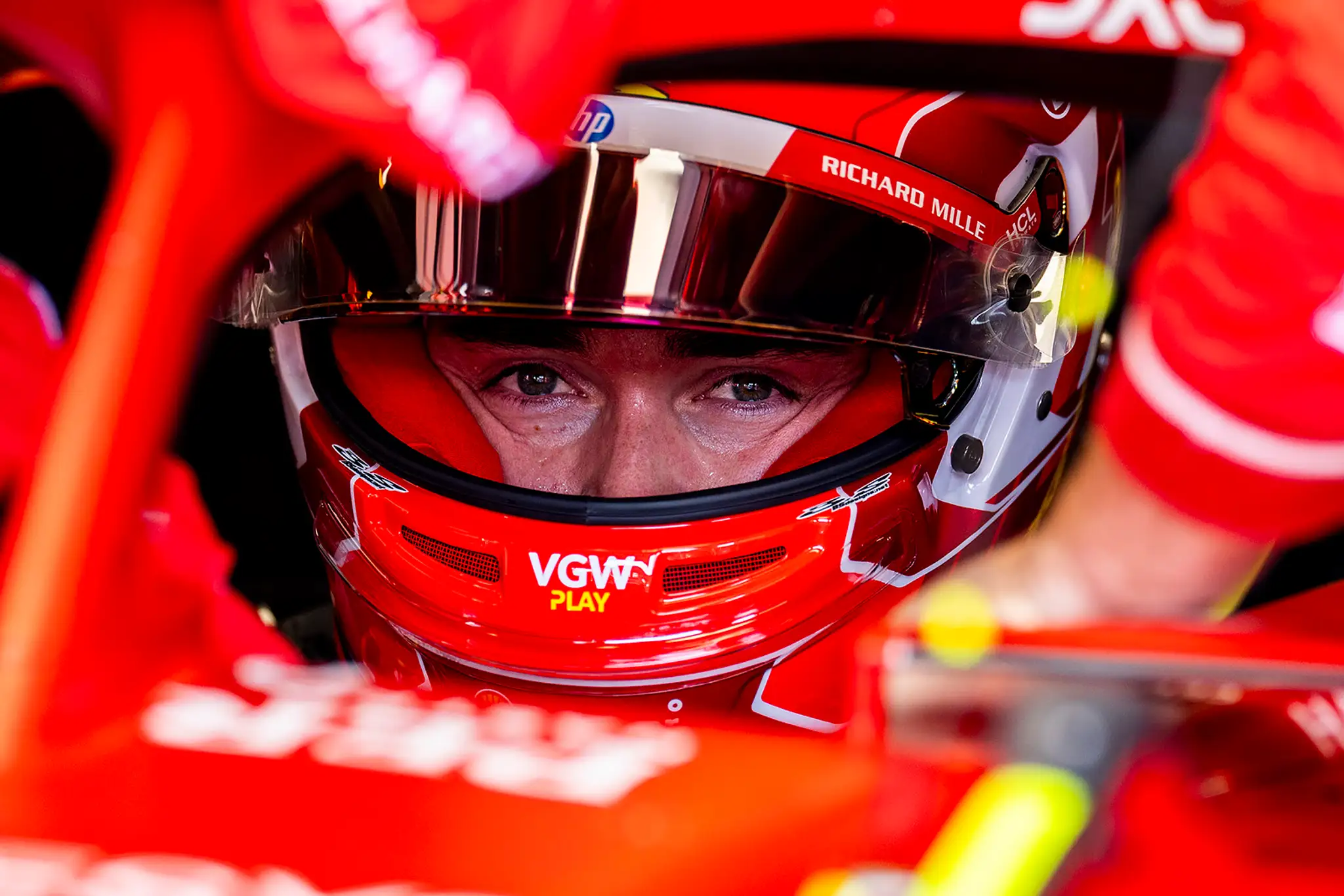 Koncentrovanosť a nič iné. Taký je Charles Leclerc.