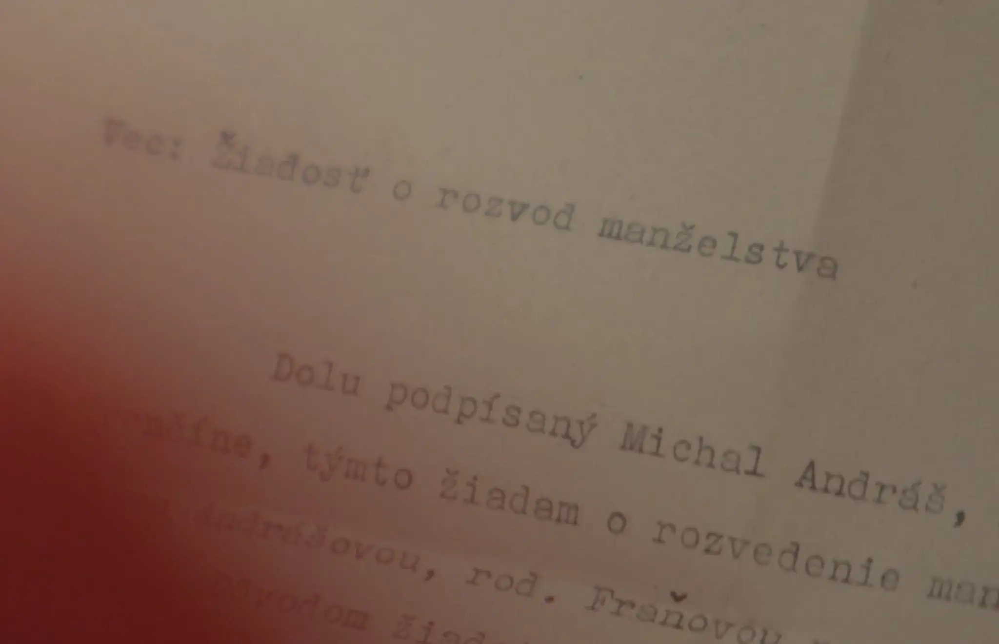 Obľúbený manželský pár čelí rozvodu. Čo bude s ich malým synom?