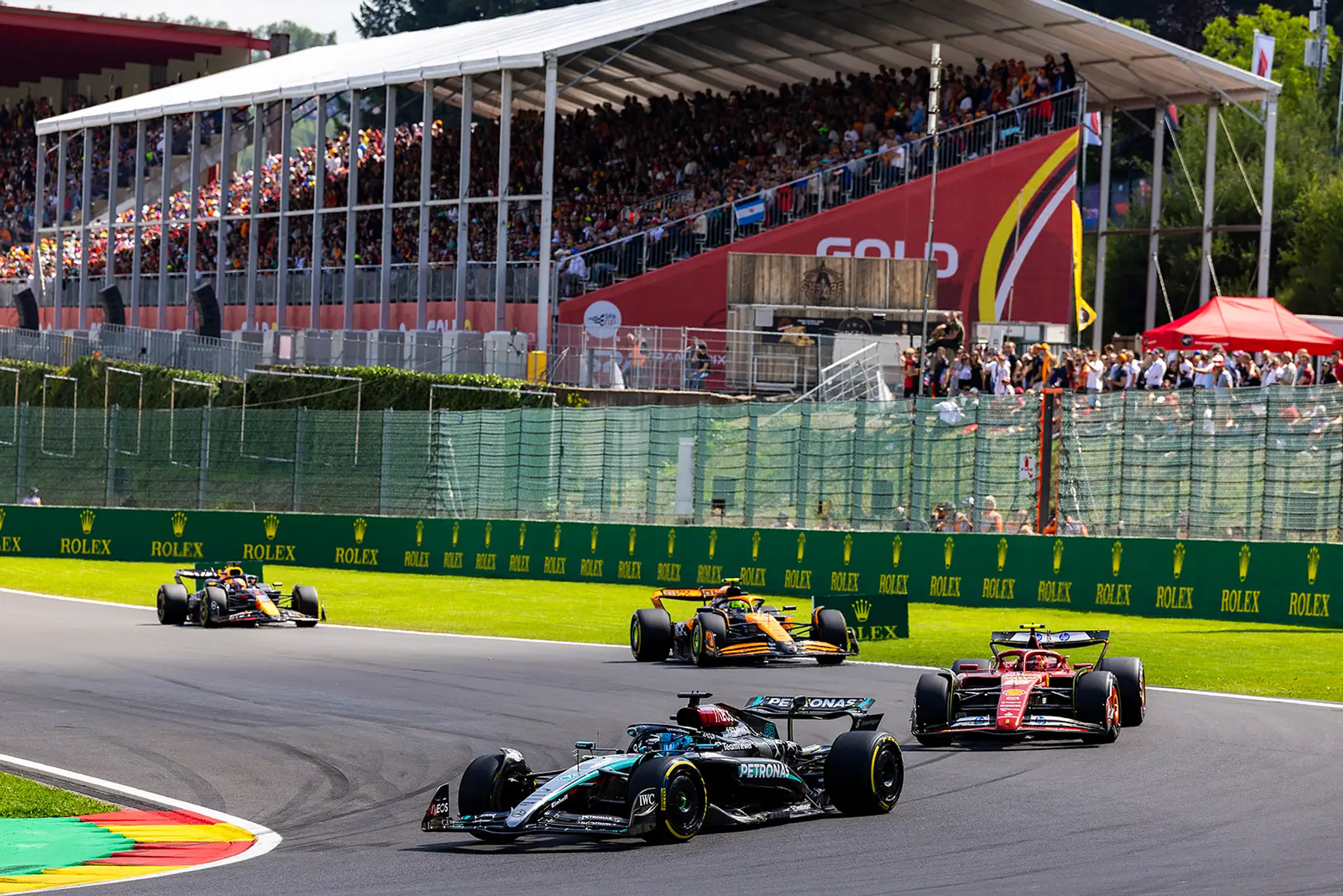 George Russell z Mercedesu triumfoval, no dodatočne bol diskvalifikovaný.