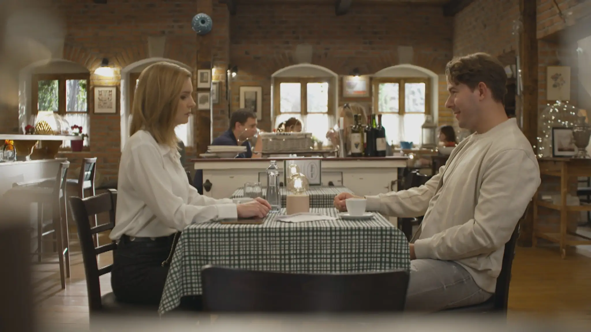 Lucia (Monika Horváthová) a Oskar (Richard Autner)