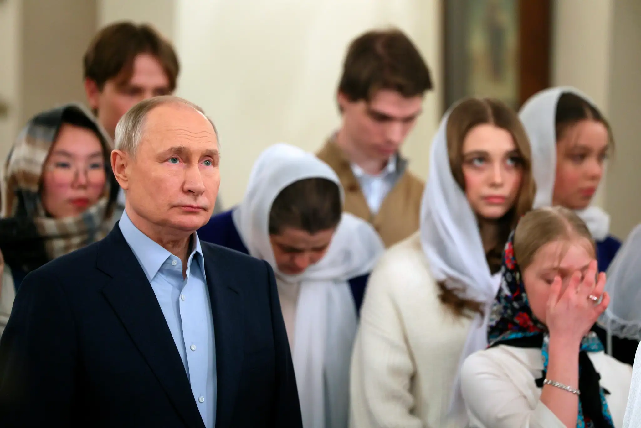 Putin slávil Božie narodenie v spoločnosti rodín vojakov padlých na Ukrajine.
