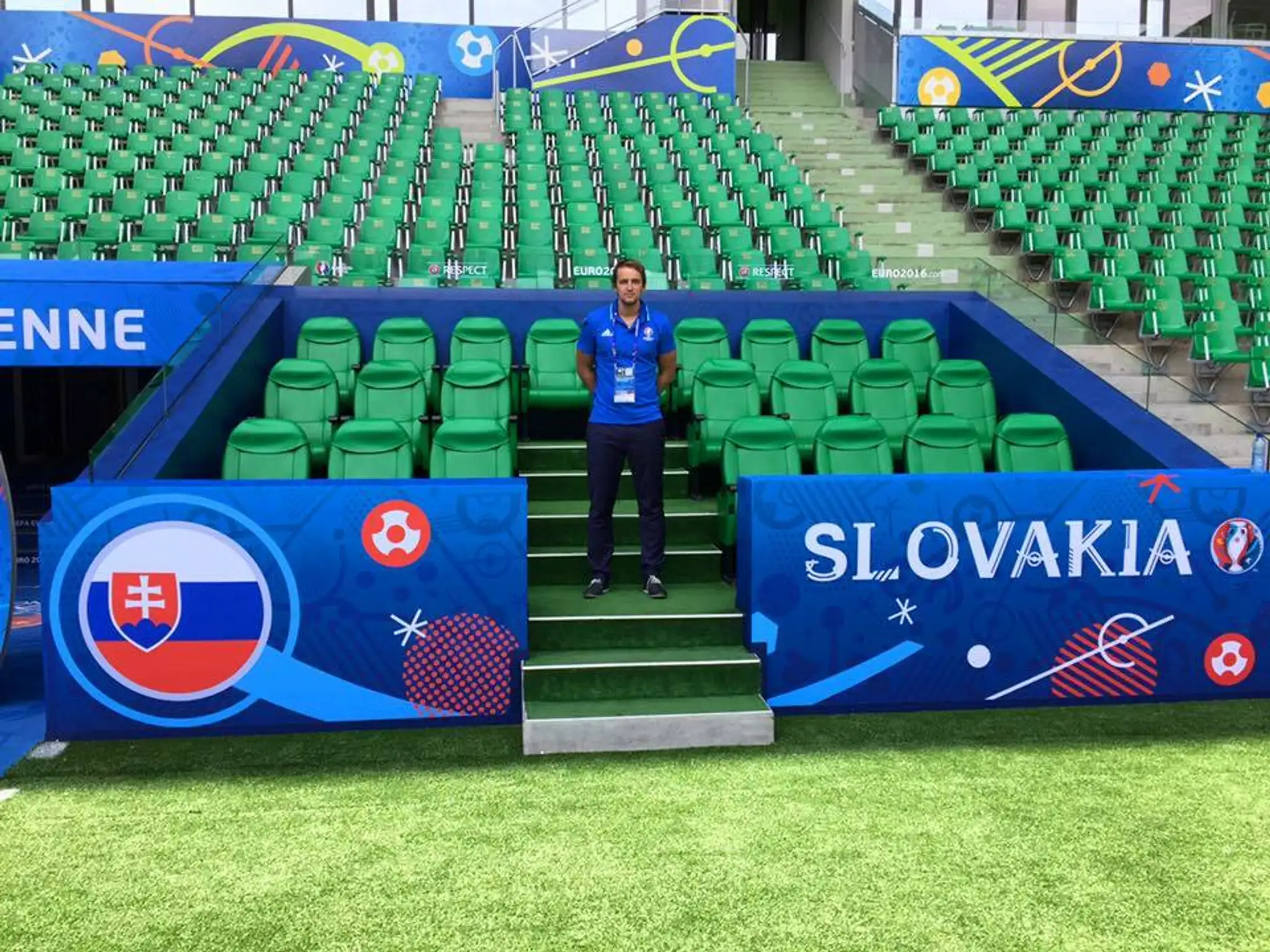 Milan Ondruš na striedačke slovenského tímu pred zápasom s Anglickom