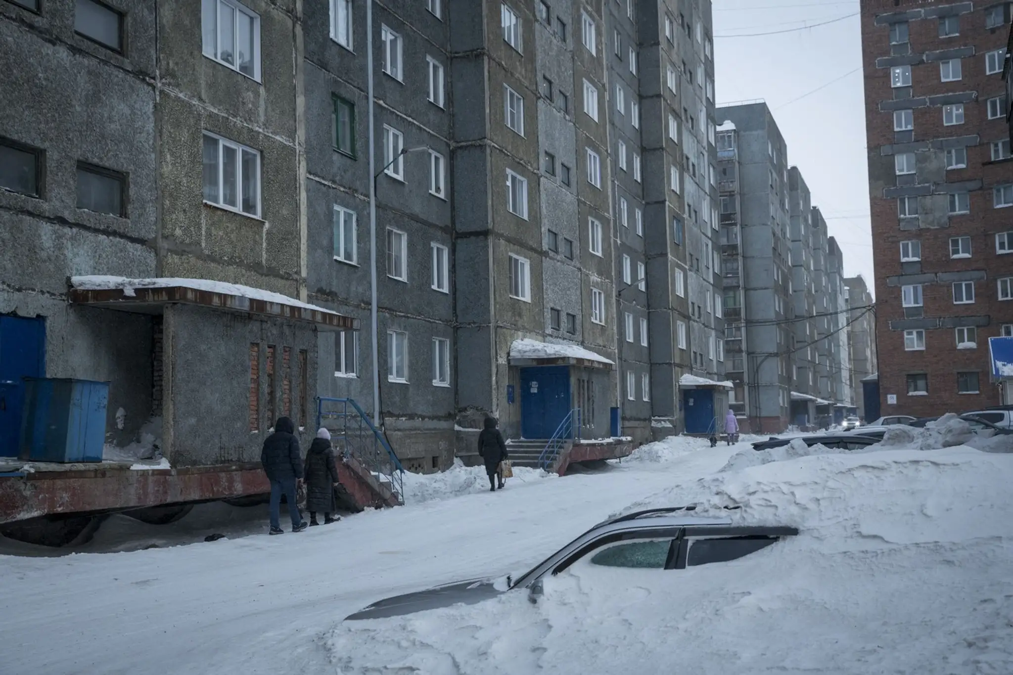 Život v odľahlom ruskom meste Norilsk ovplyvňuje krutá zima.