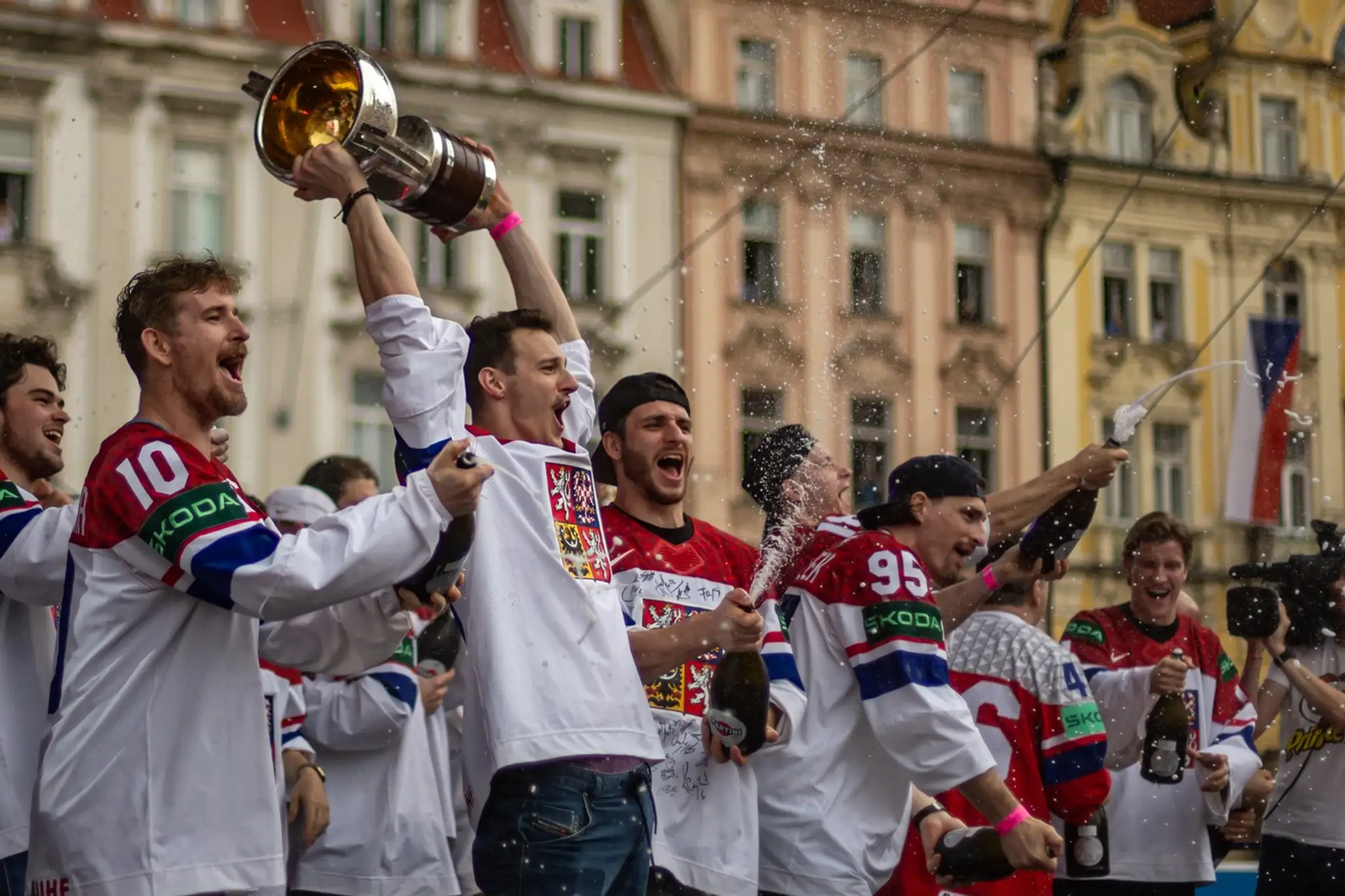 Česi si po zisku titulu vychutnali zaslúžené ovácie.
