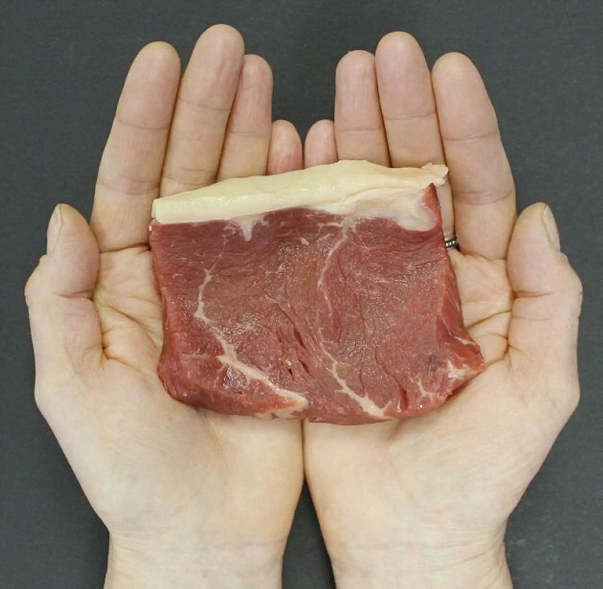 3395239B00000578-3559914-A_portion_of_red_meat_is_120g_and_has_162_calories_and_5_4g_of_f-a-1_1461827867615.jpg