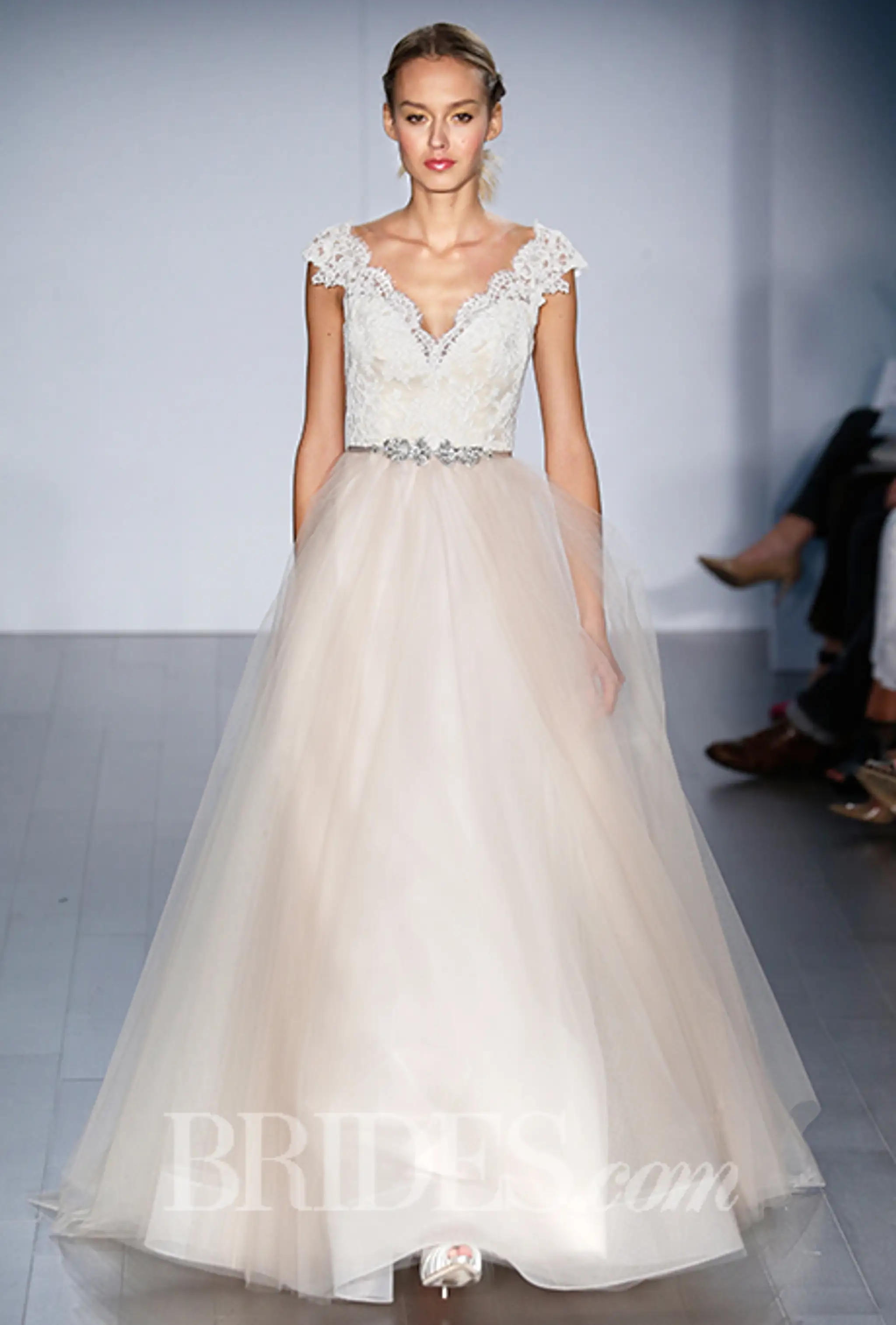 alvina-valenta-wedding-dresses-fall-2015-003.jpg