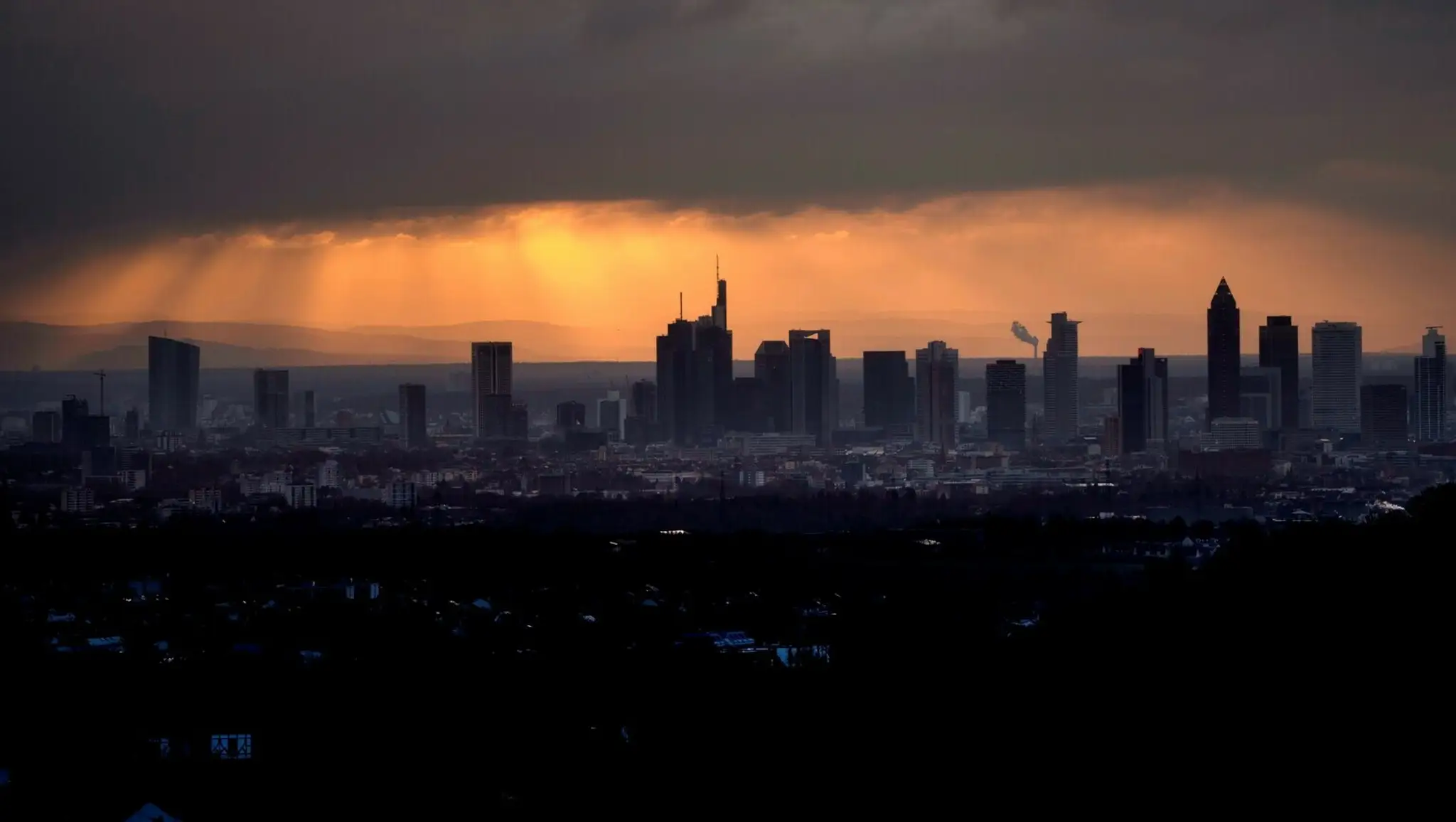 Mračná nad Frankfurtom.