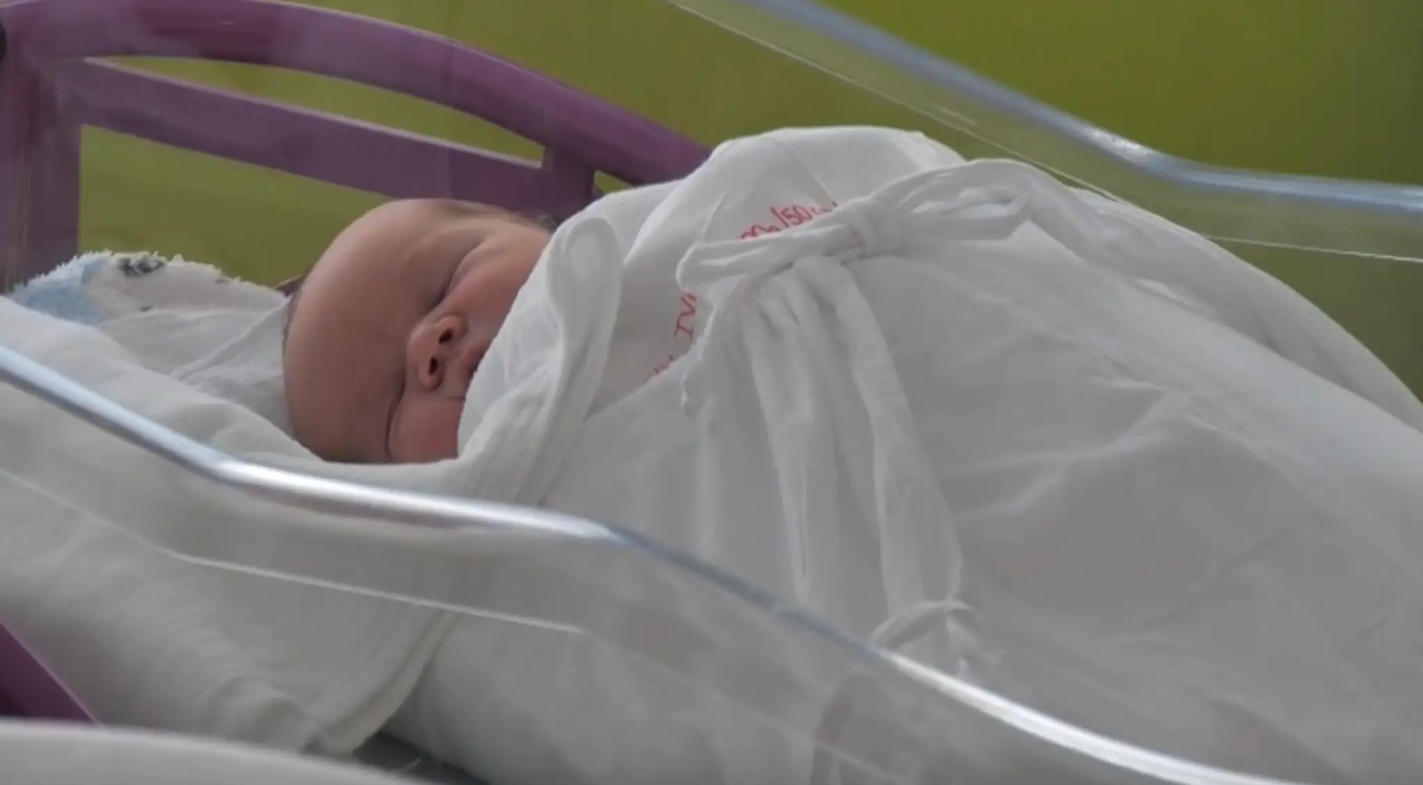 Bábätko v žilinskom hniezde záchrany.