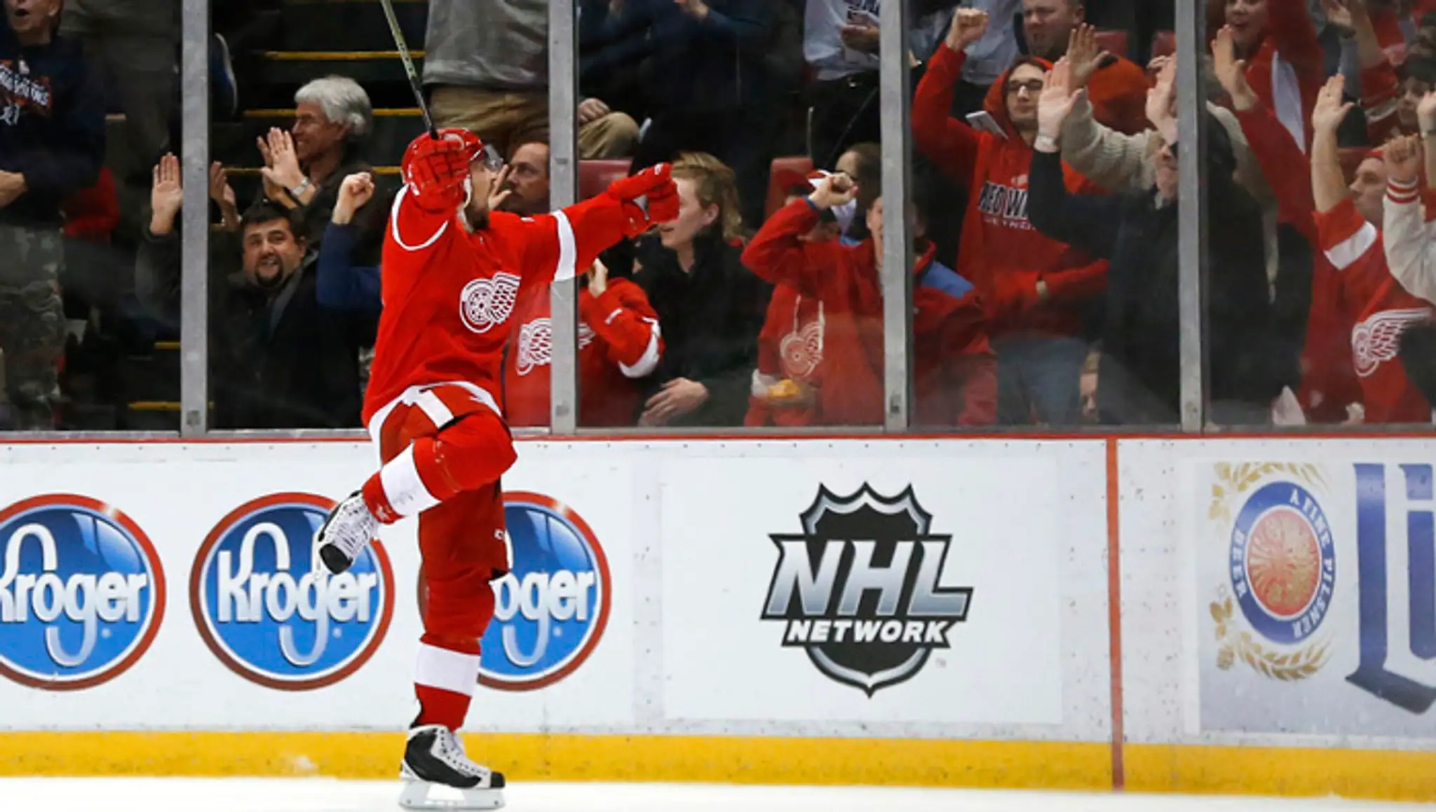 Útočník Detroitu Tomáš Tatar oslavuje svoj gól proti Florida Panthers.