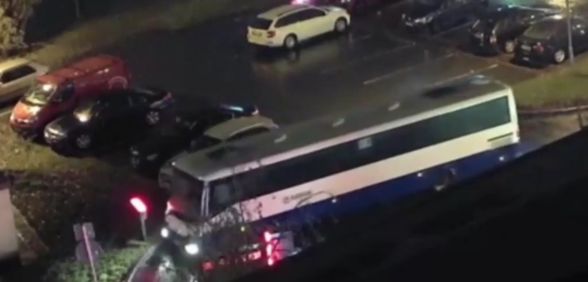 Autobus v drive-ine.