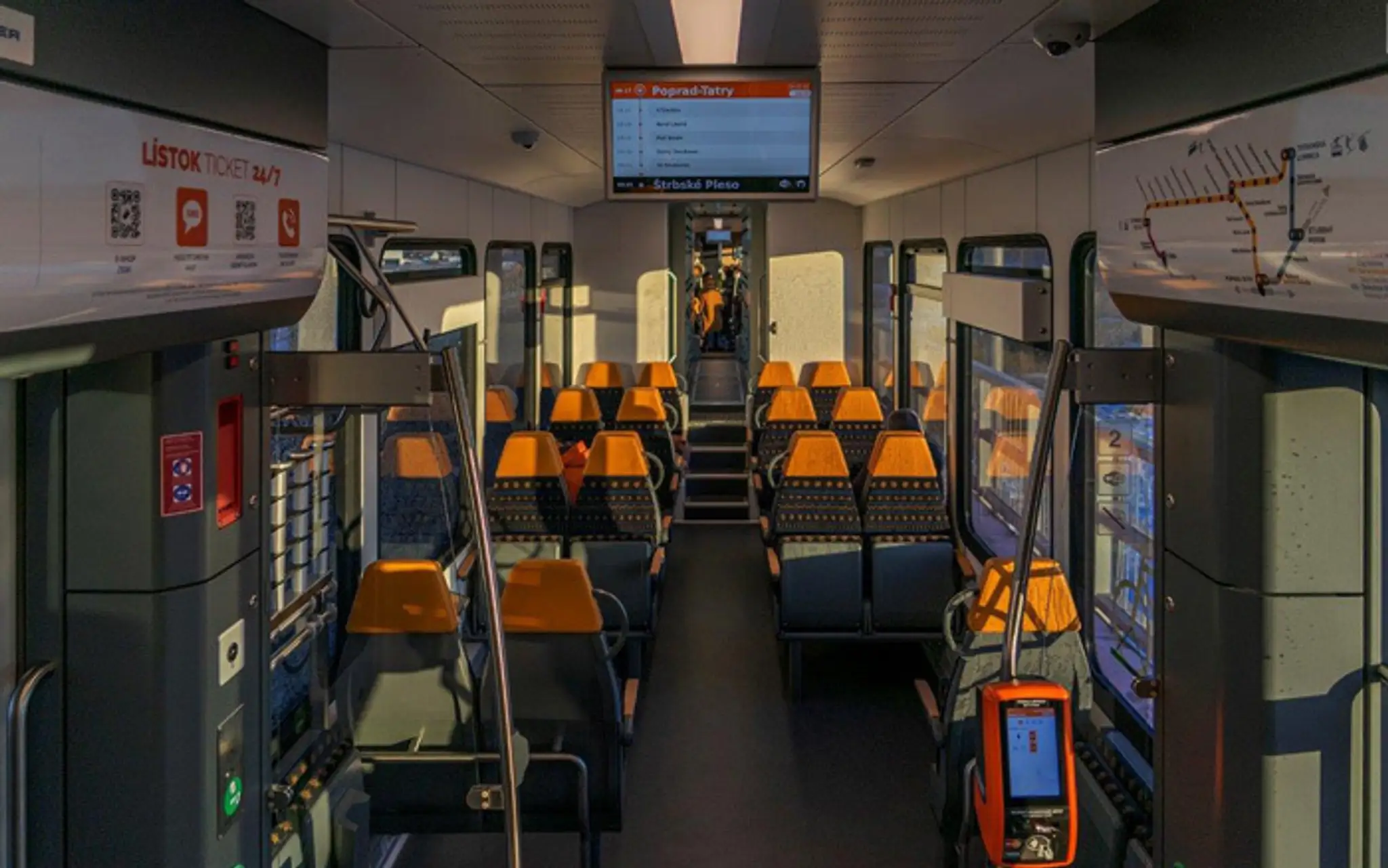 Nové elektrozubačky ponúkajú 91 miest na sedenie, dve miesta pre invalidné vozíky, ako multifunkčné časti pre bicykle a kočíky.
