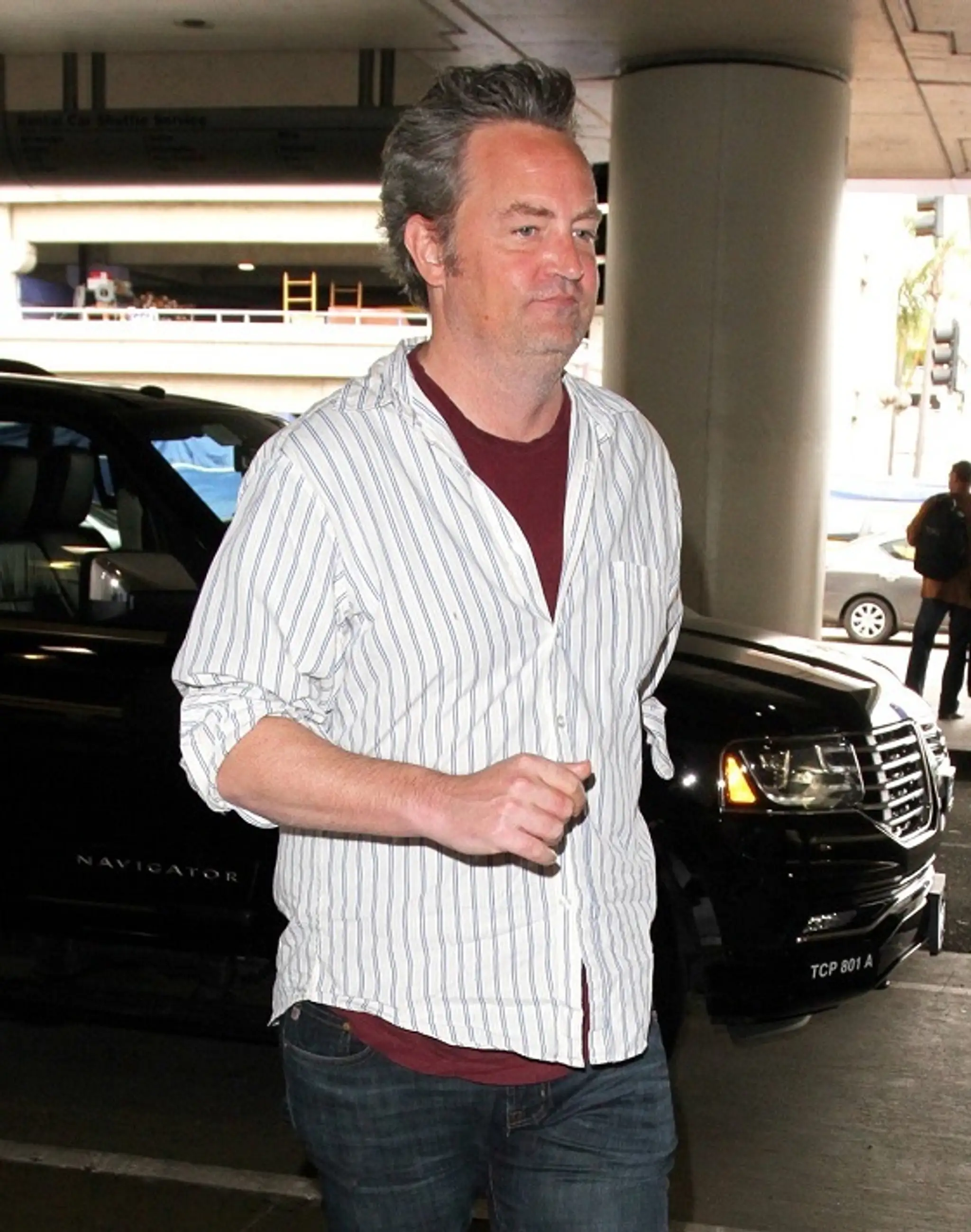 Matthew Perry na letisku Medzinárodnom letisku Los Angeles