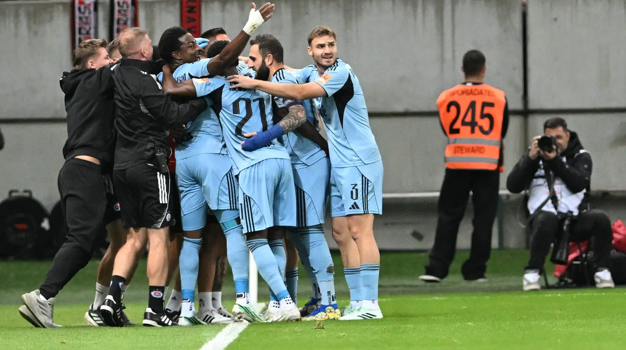 Slovan víťazne.