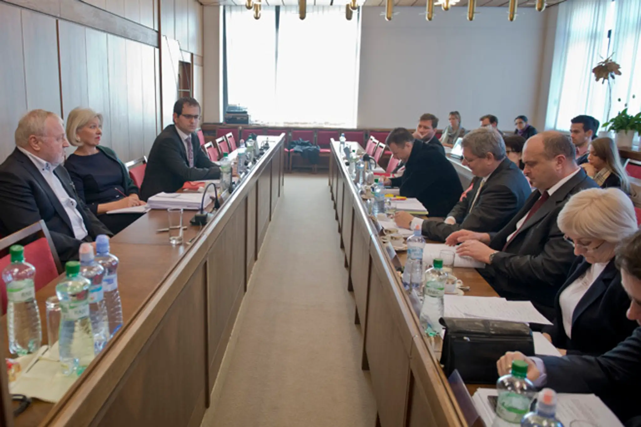 Vypočúvania kandidátov na sudcov ústavného súdu v parlamente.