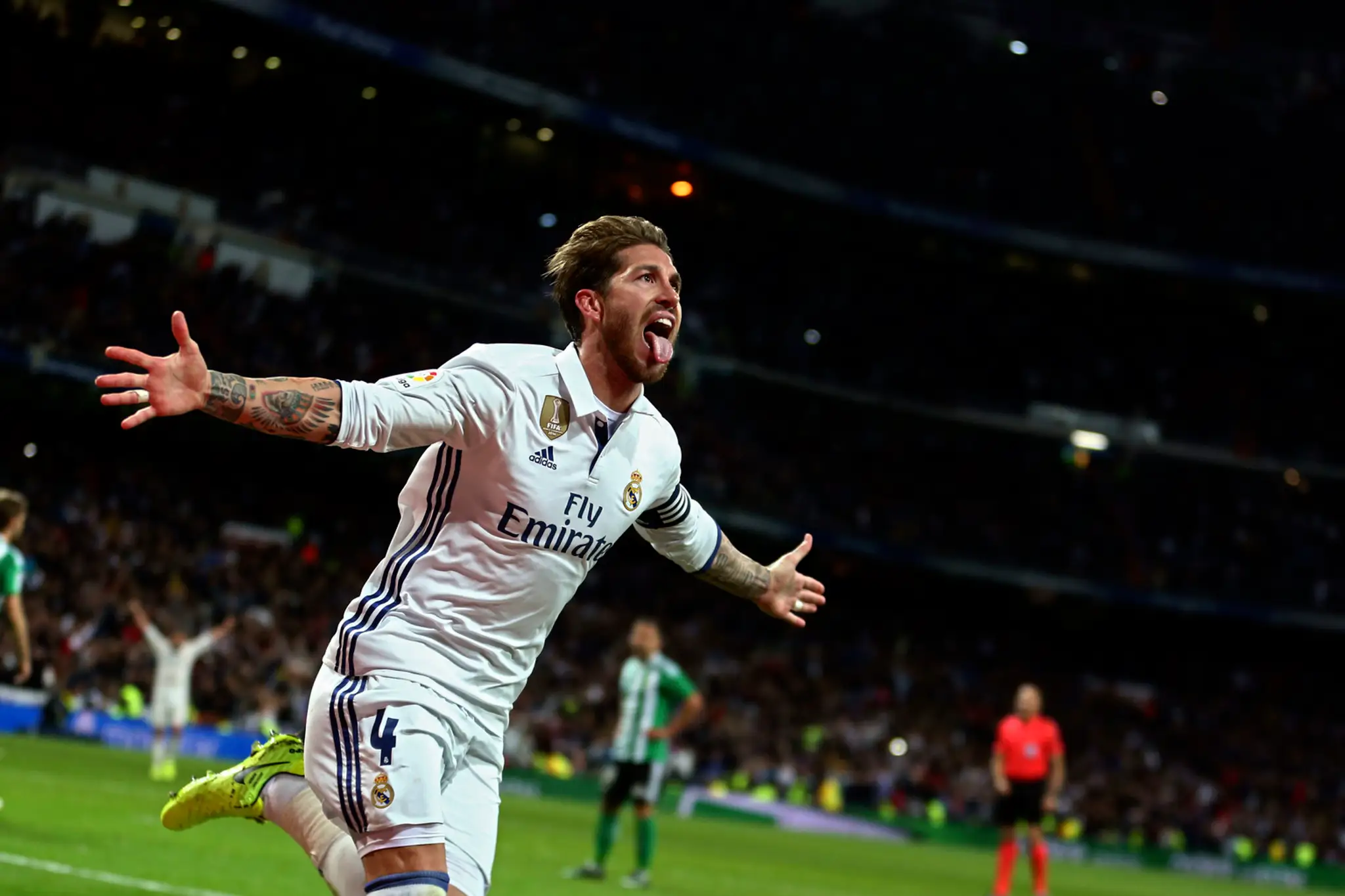 Sergio Ramos z Realu Madrid sa teší po góle proti Realu Betis.
