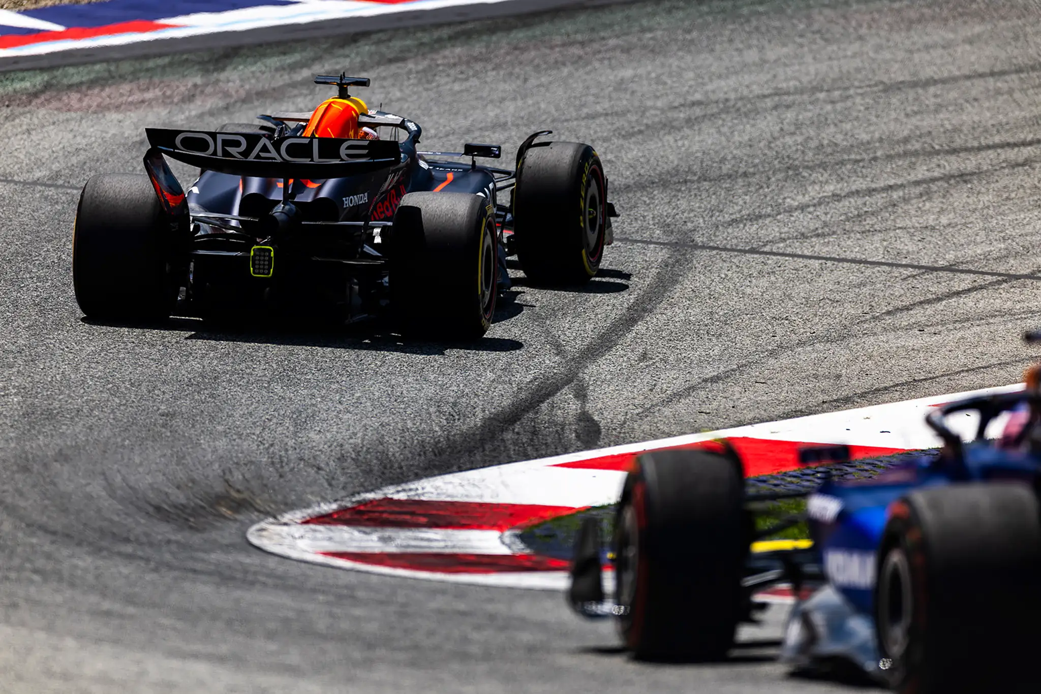 Úradujúci majster sveta Max Verstappen na Red Bulle.