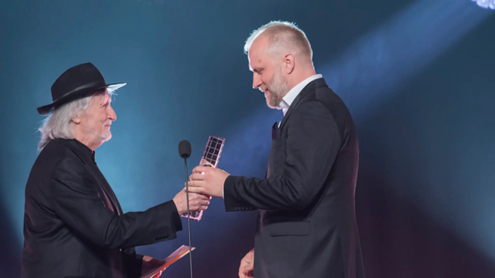 Režiséri Juraj Jakubisko a Peter Bebjak.