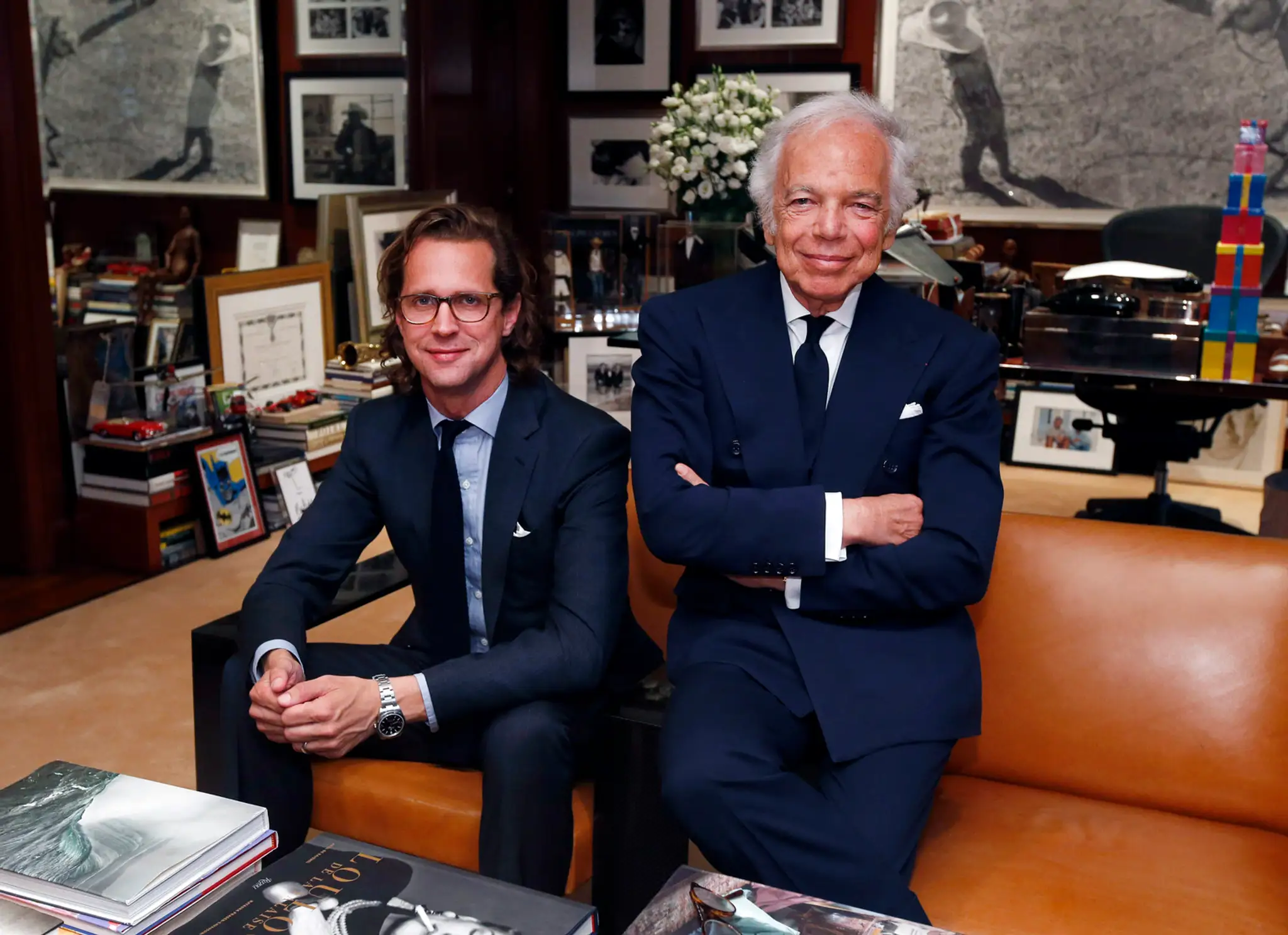 Módny návrhár Ralph Lauren (vpravo) a  prezident firmy Old Navy Stefan Larsson