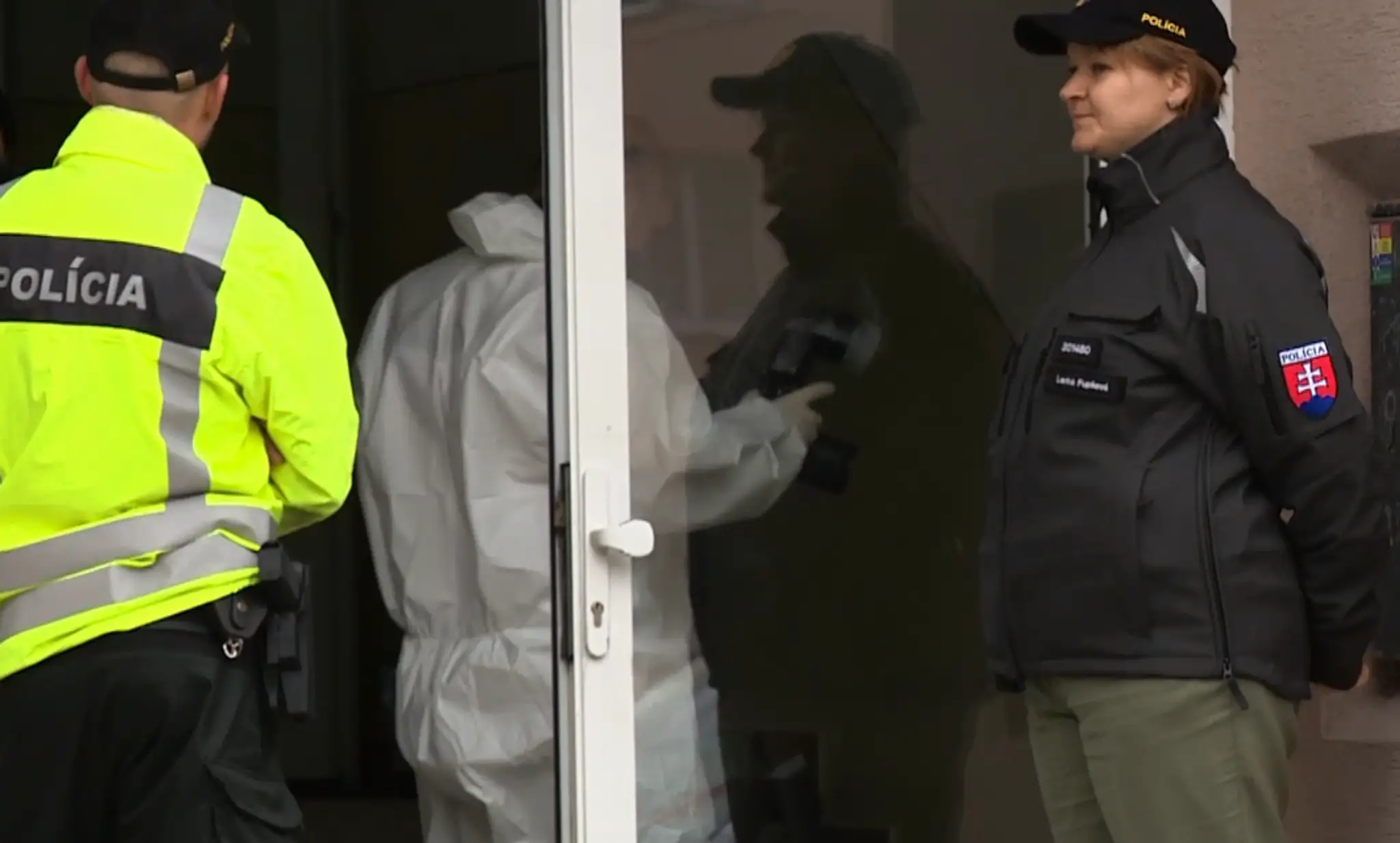 Polícia celý deň zbierala dôkazy.