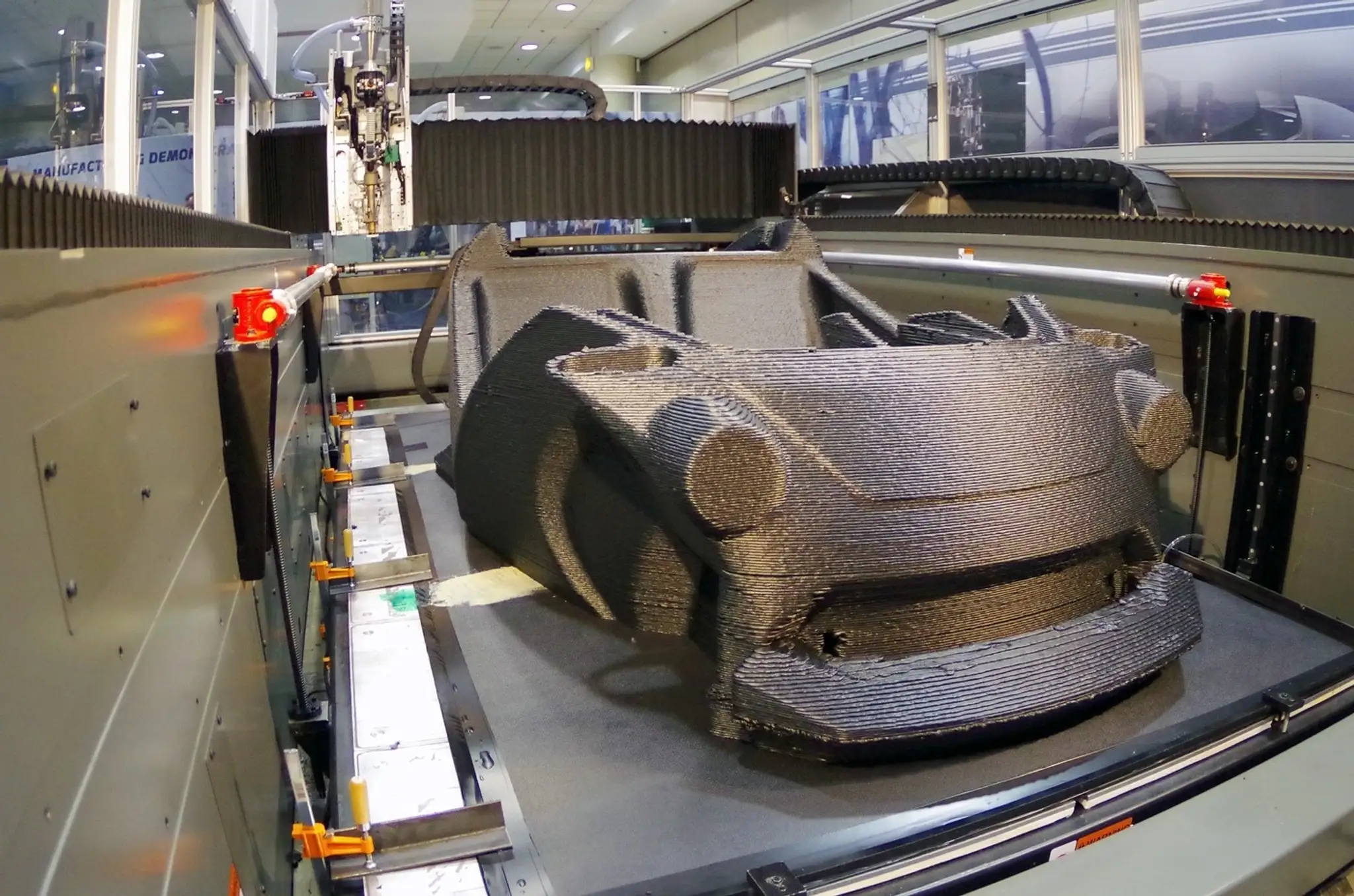Prvé auto z 3D tlačiarne predstavené v Chicagu. 