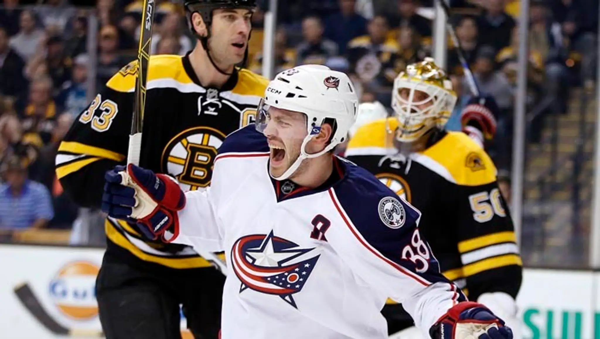 Boston prehral doma s Columbusom 4:6, Chára nebodoval.
