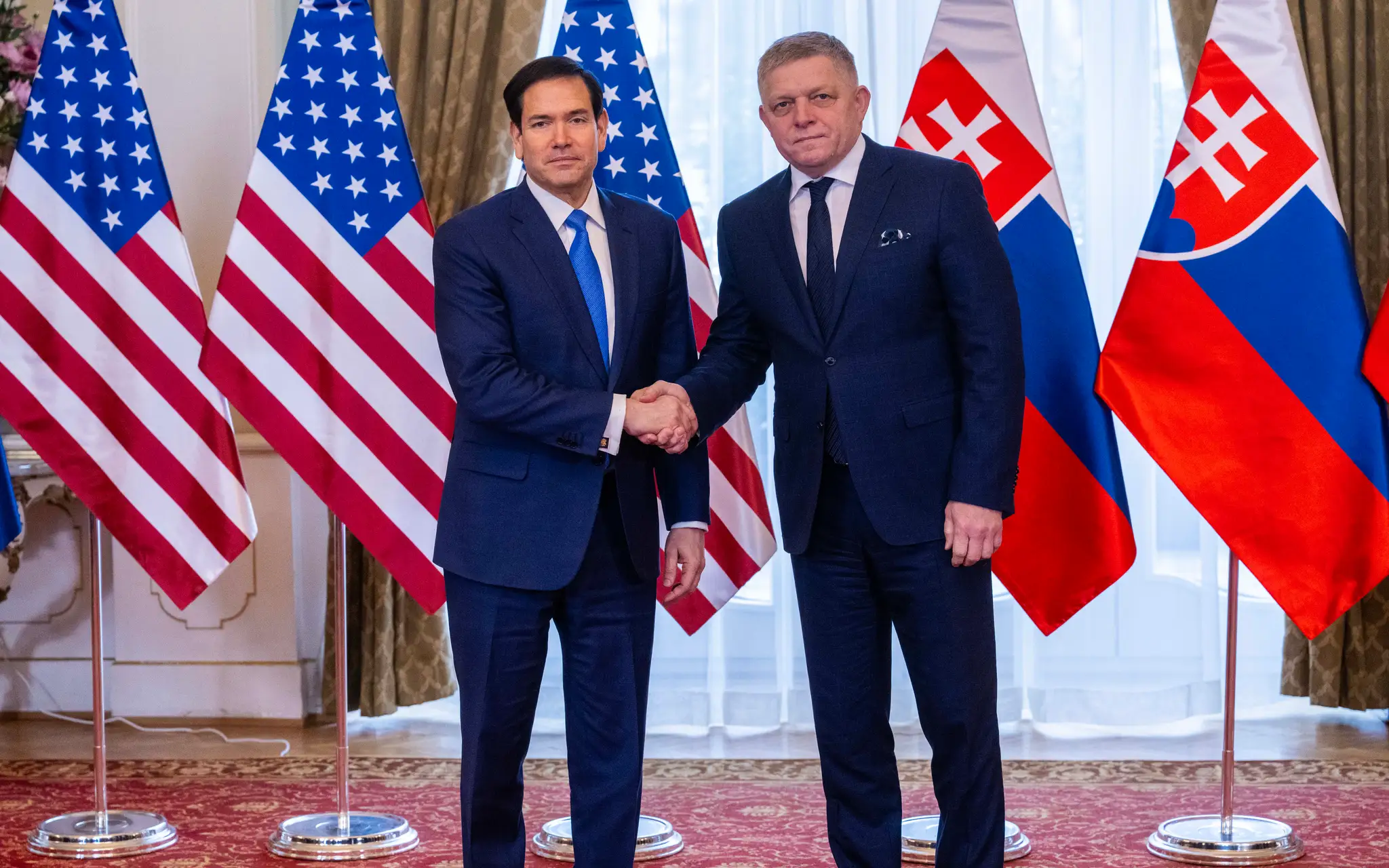 Americký minister zahraničných vecí Marco Rubio a predseda vlády SR Robert Fico
