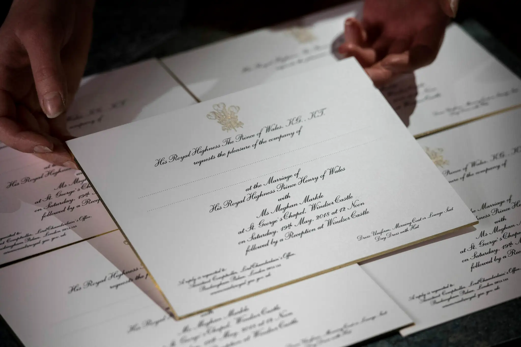 Svadobné oznámenia britského princa Harryho a jeho snúbenice Meghan Markleovej