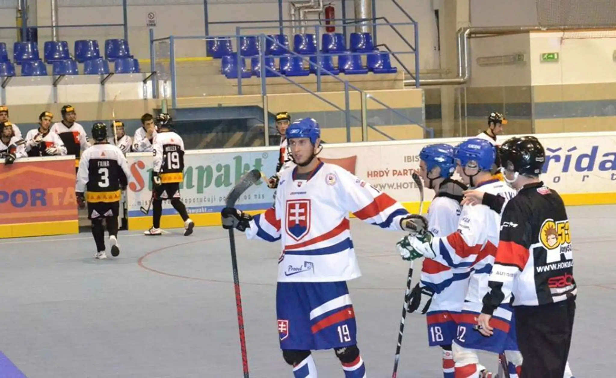 Slovenskí hokejbalisti na MS v Kanade v roku 2013