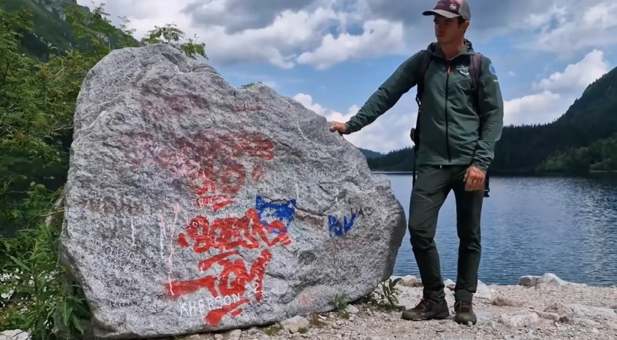 Na odstránenie grafitov nesmú použiť chemikálie. 