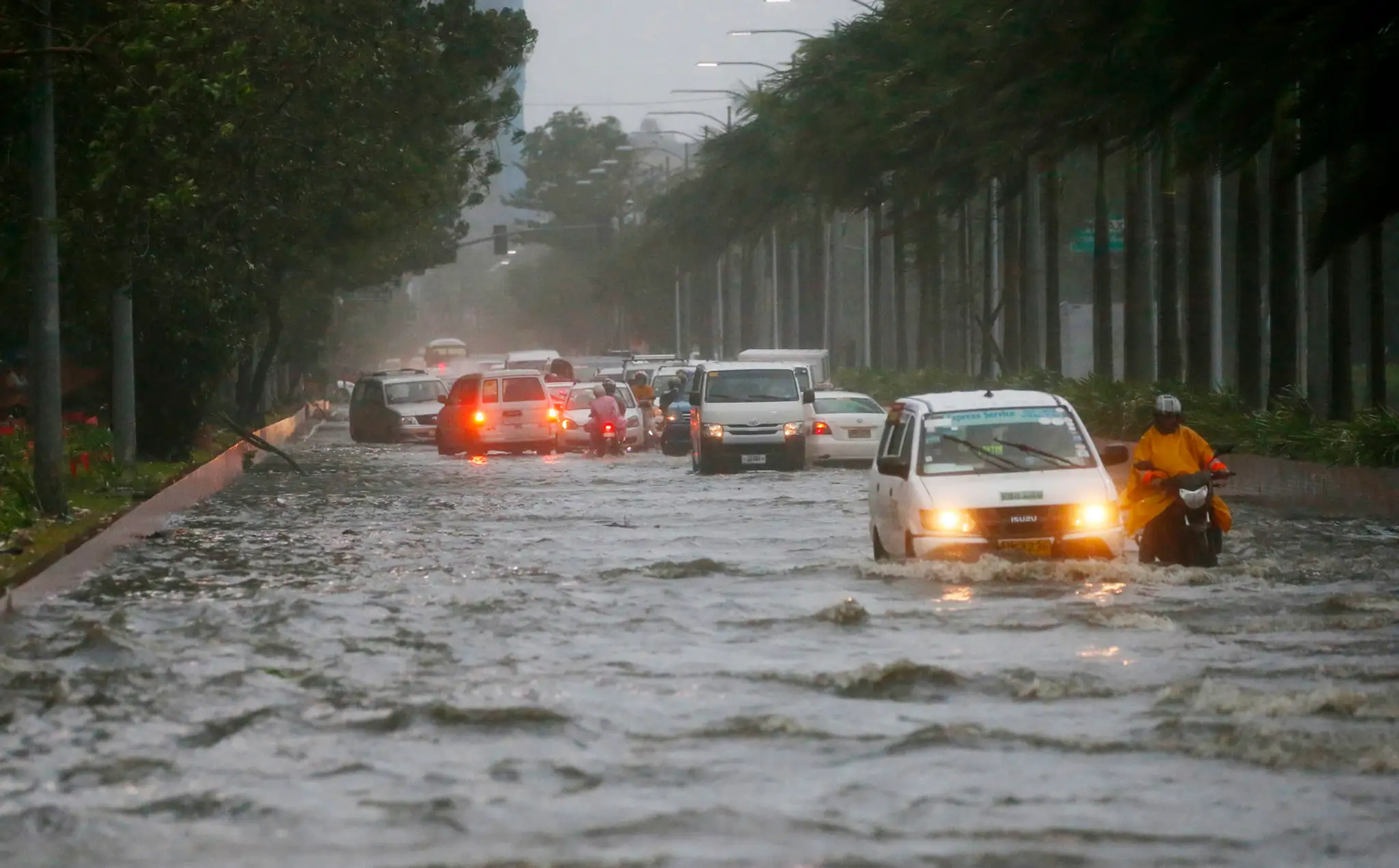 Supertajfún Mangkhut zasiahol Filipíny