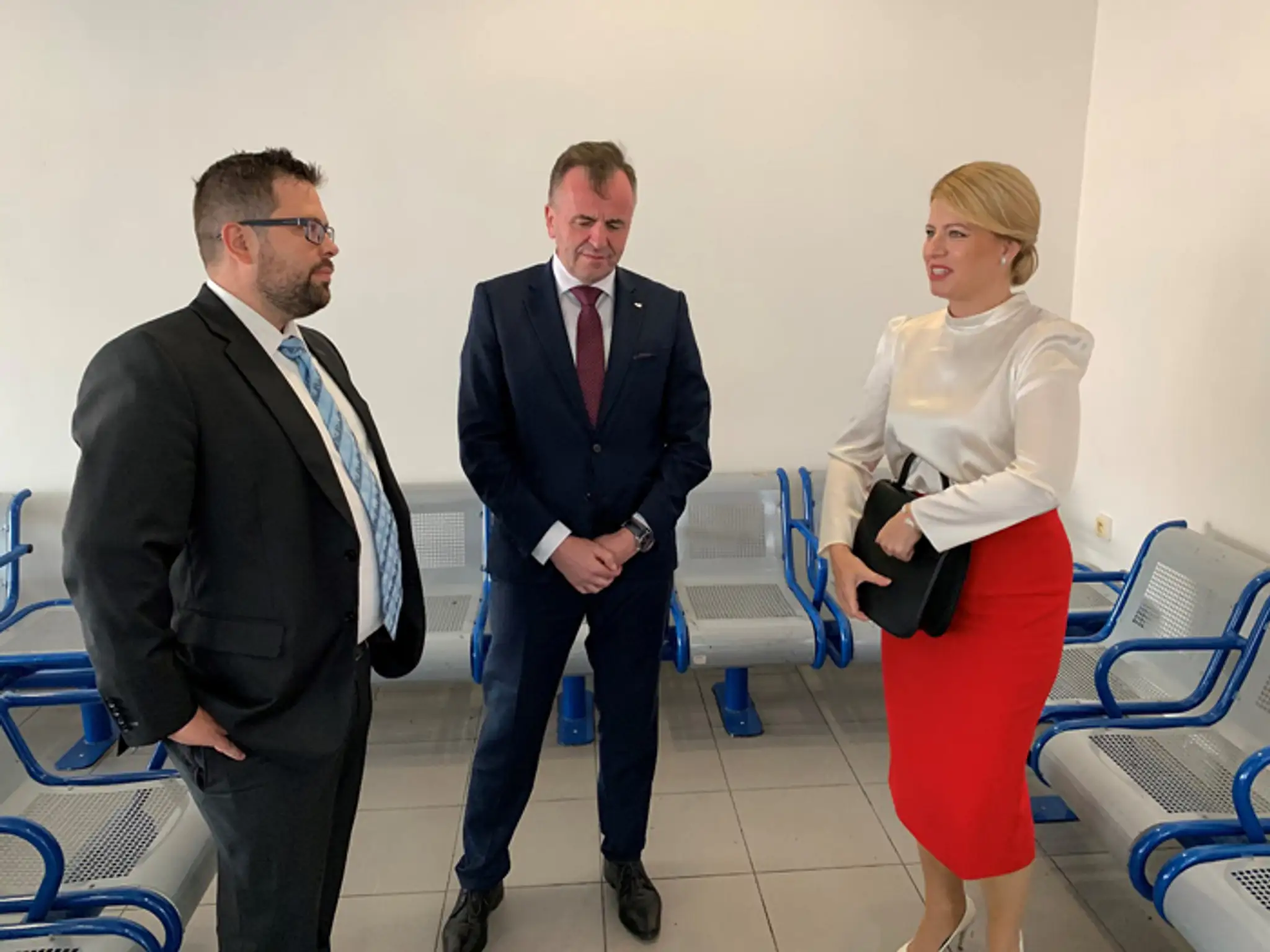 Prezidenta Zuzana Čaputová pred odchodom do Viedne na petržalskej vlakovej stanici.