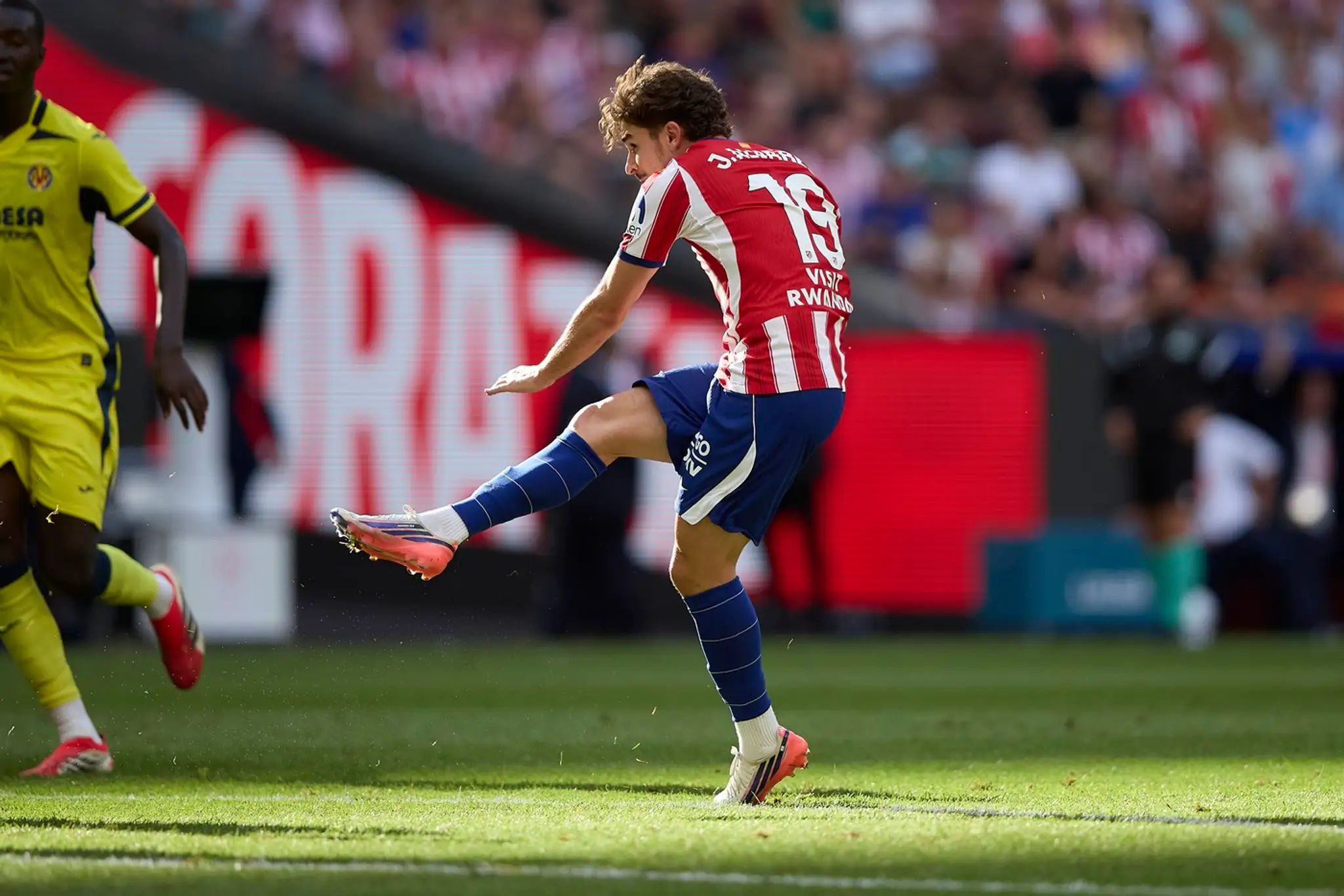 Julian Alvarez v drese Atletica Madrid.