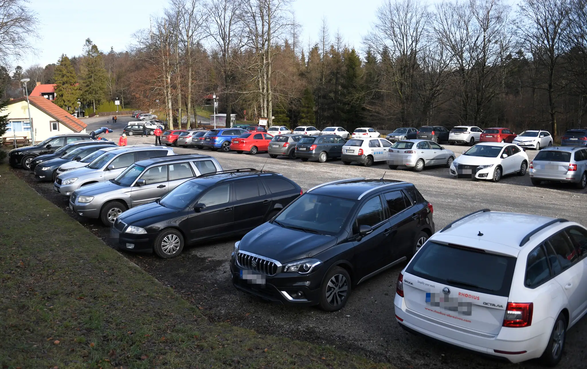 Turisti na Štrbskom plese. (2.1.2021)